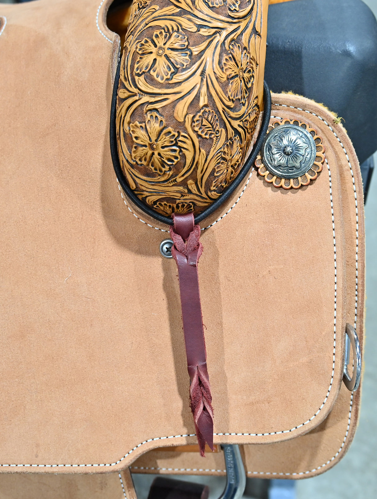 Coolhorse Leather Bungee Rope Holder