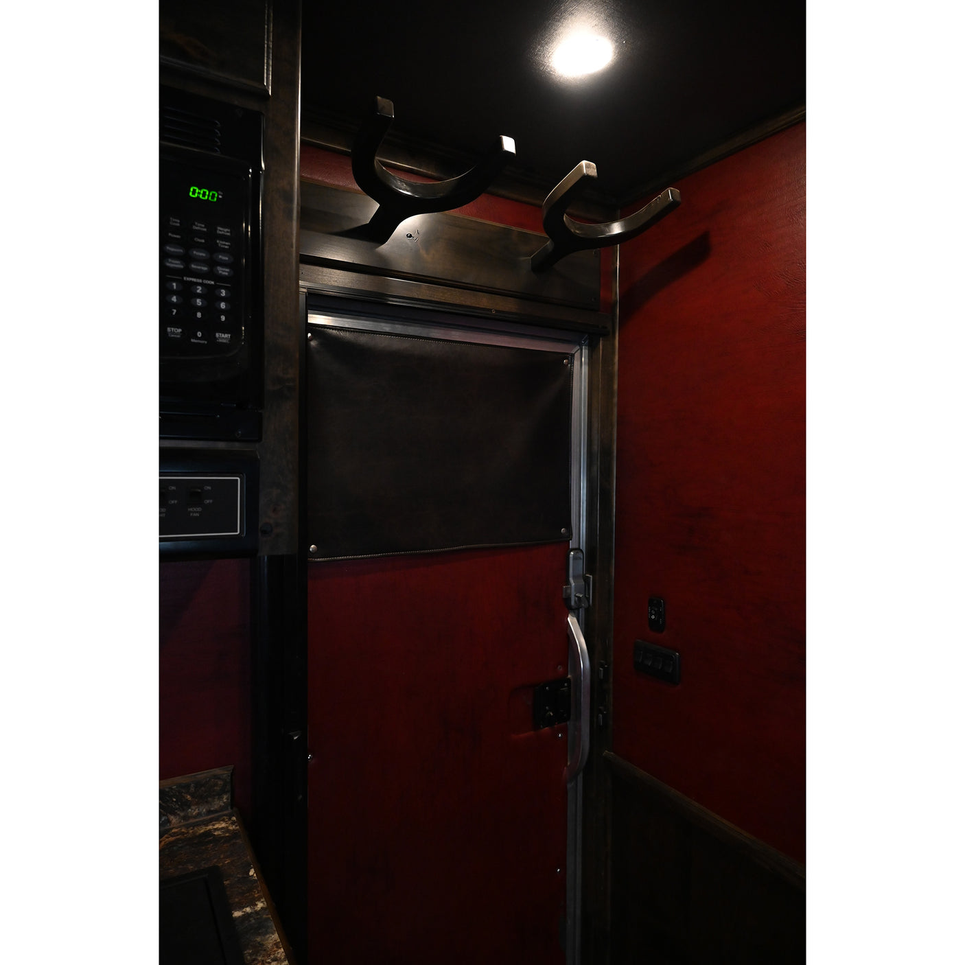 2014 Elite 3 Horse Trailer with 11' Living Quarter, Air Ride Axles