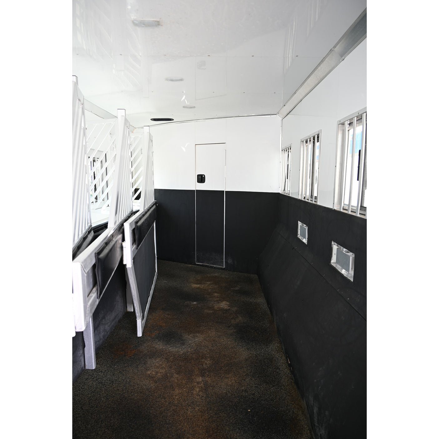 2019 Bloomer 5 Horse Trailer with 16'8" Living Quarter Brand New 7K Onan Generator