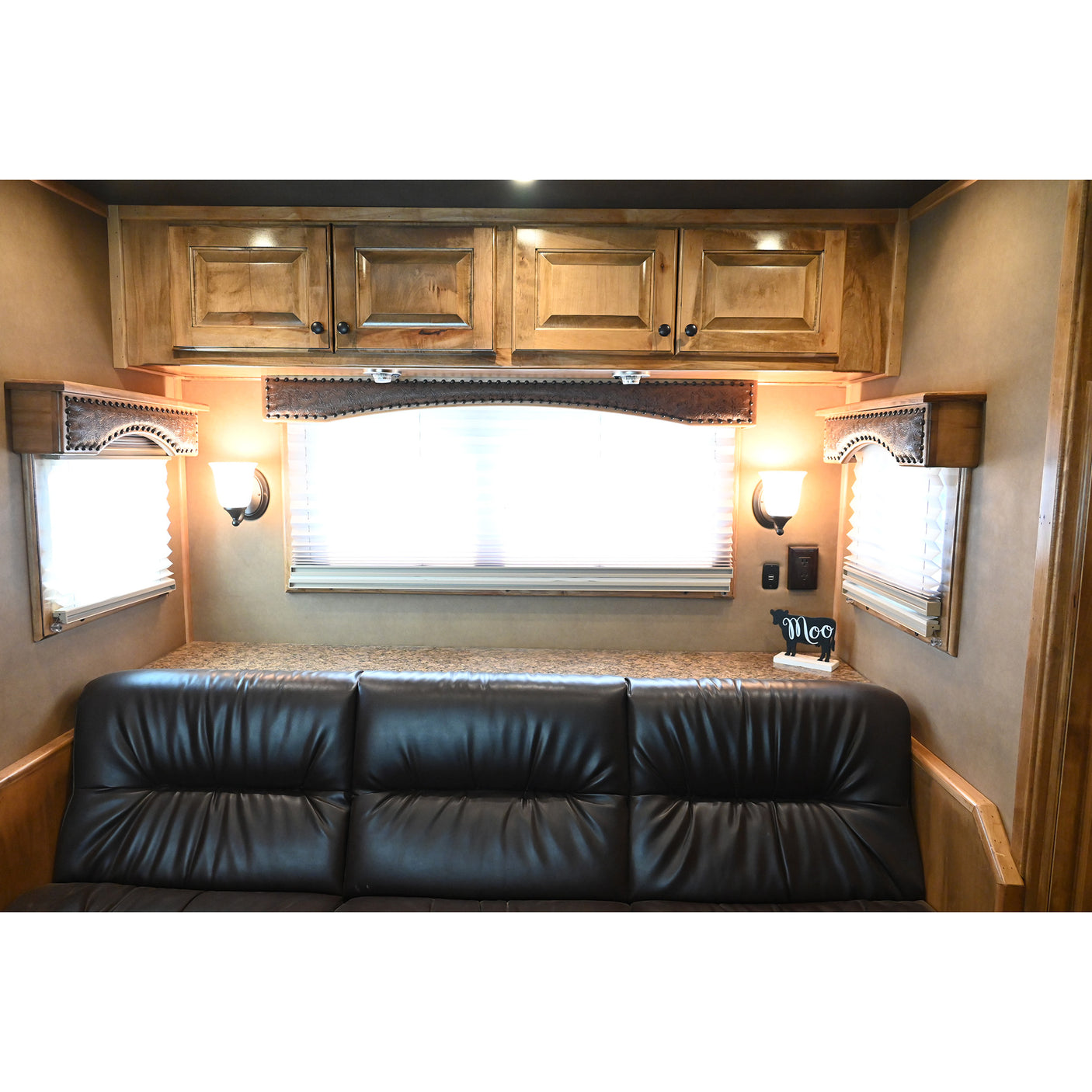2019 Bloomer 5 Horse Trailer with 16'8" Living Quarter Brand New 7K Onan Generator