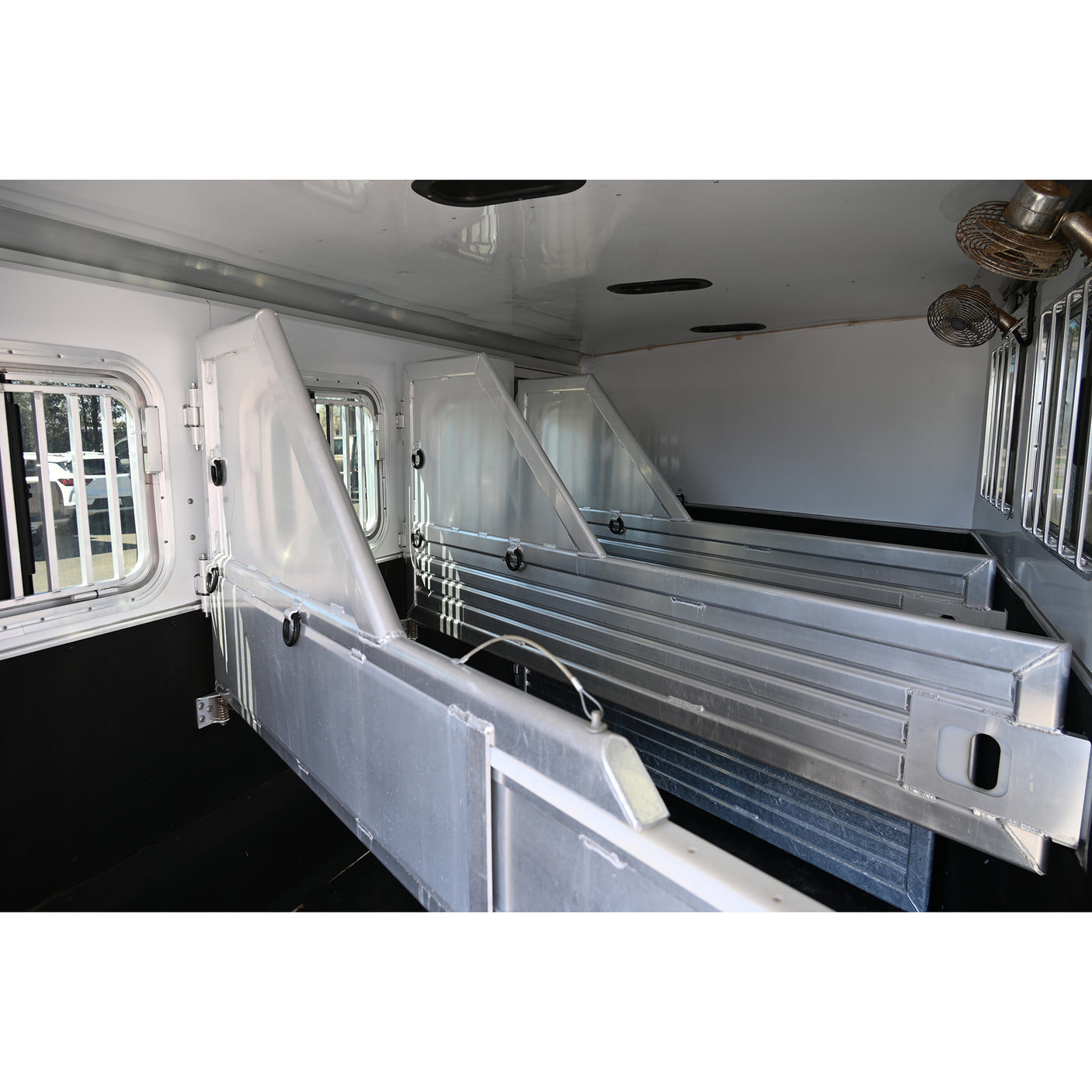 2020 Featherlite 4 Horse Gooseneck Trainer's Tack Horse Trailer