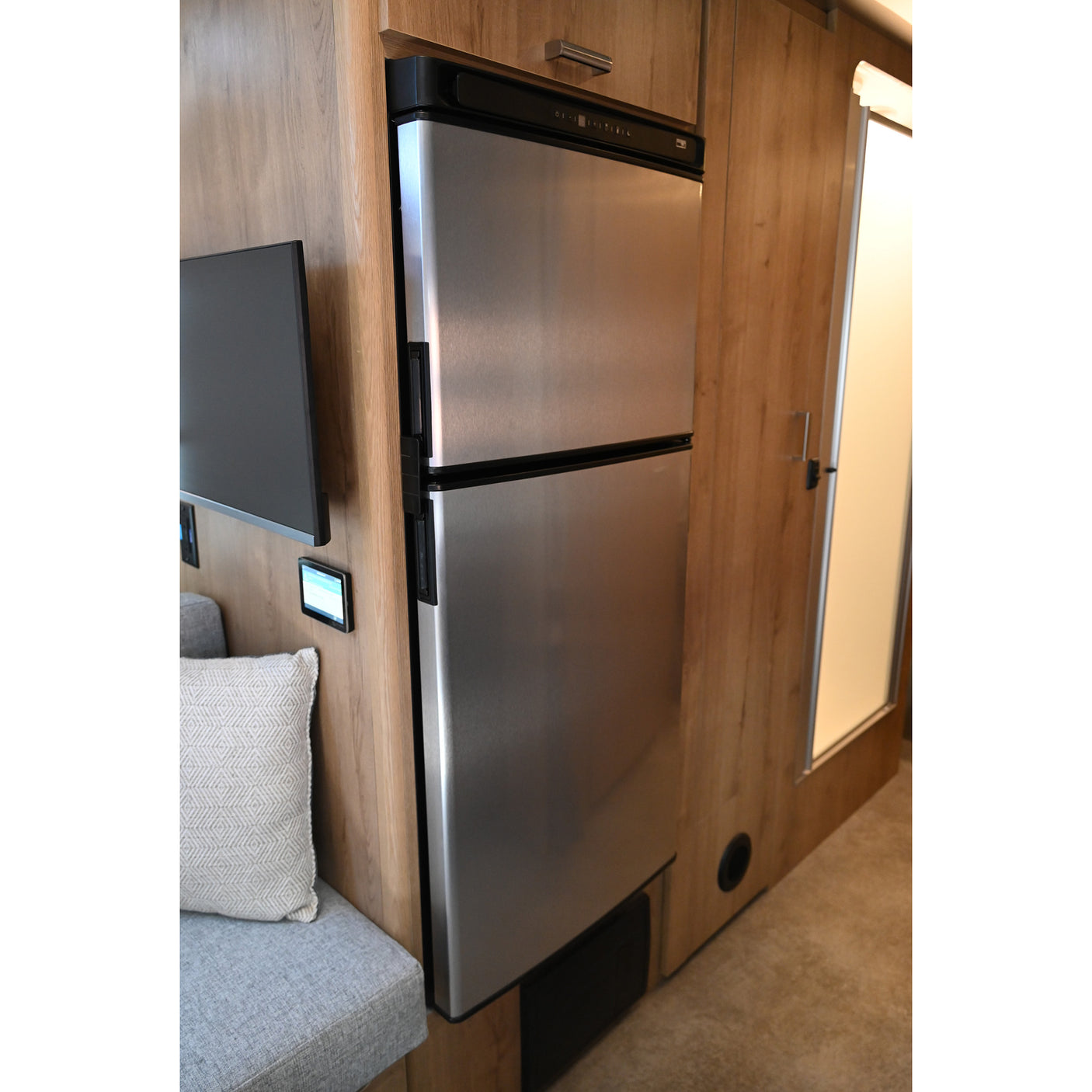 2025 Preowned Airstream M-25FB Queen Trade Wind RV- Never Used