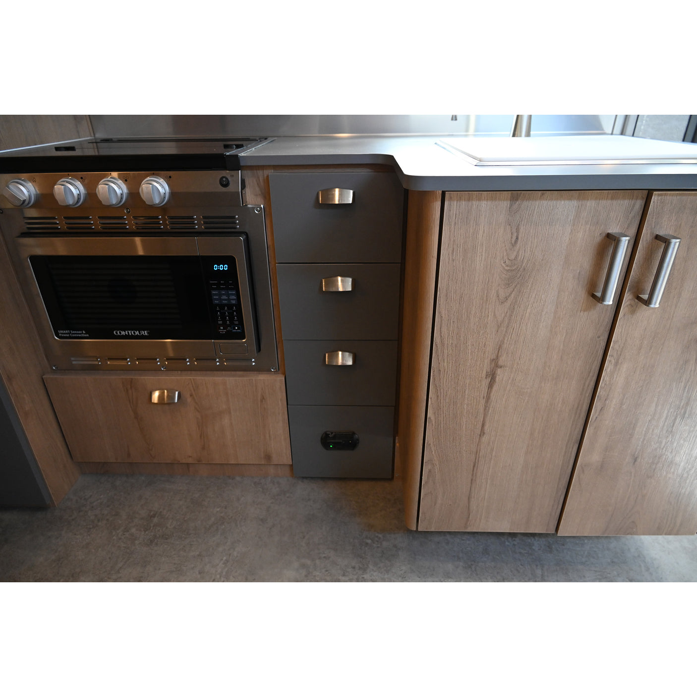 2025 Preowned Airstream M-25FB Queen Trade Wind RV- Never Used