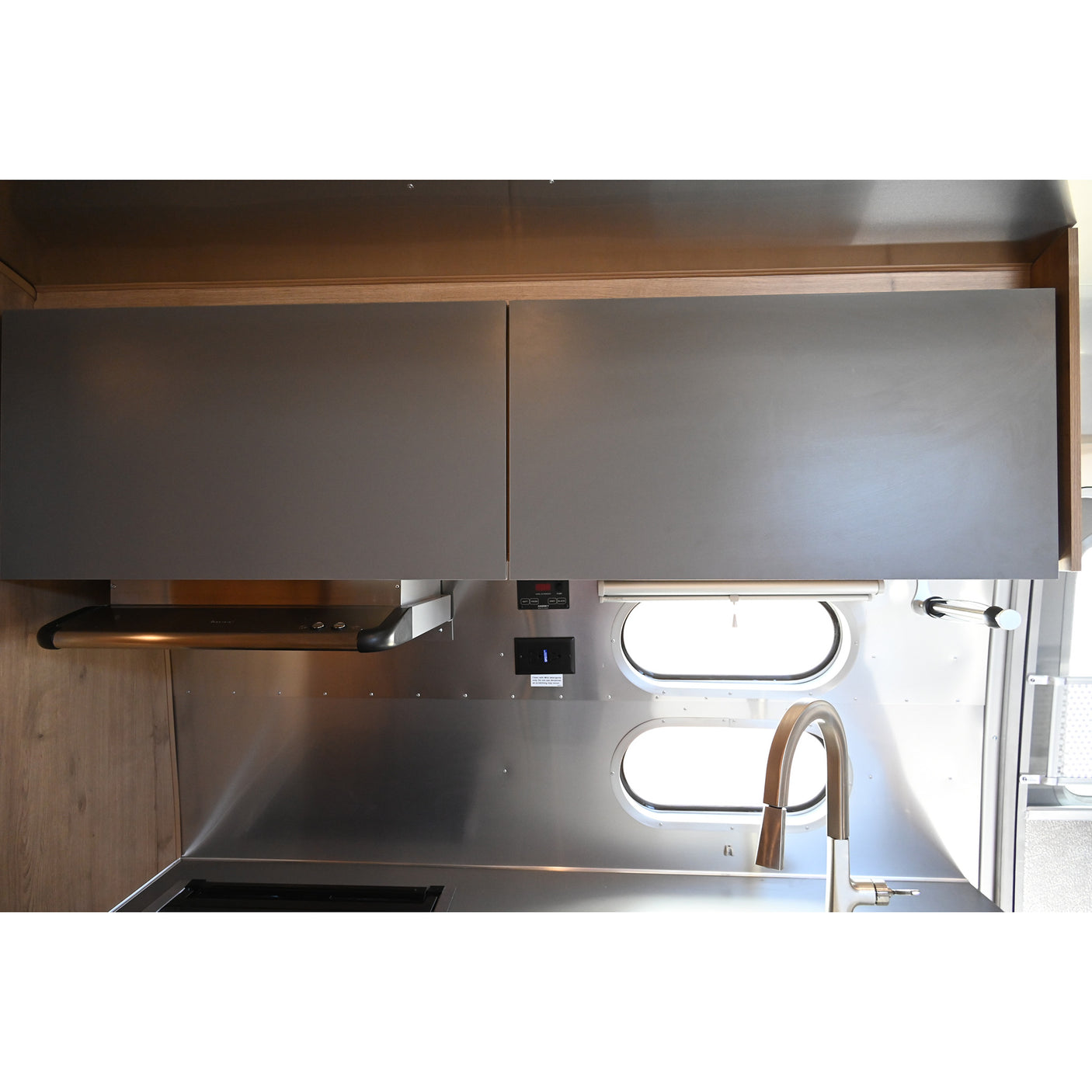 2025 Preowned Airstream M-25FB Queen Trade Wind RV- Never Used