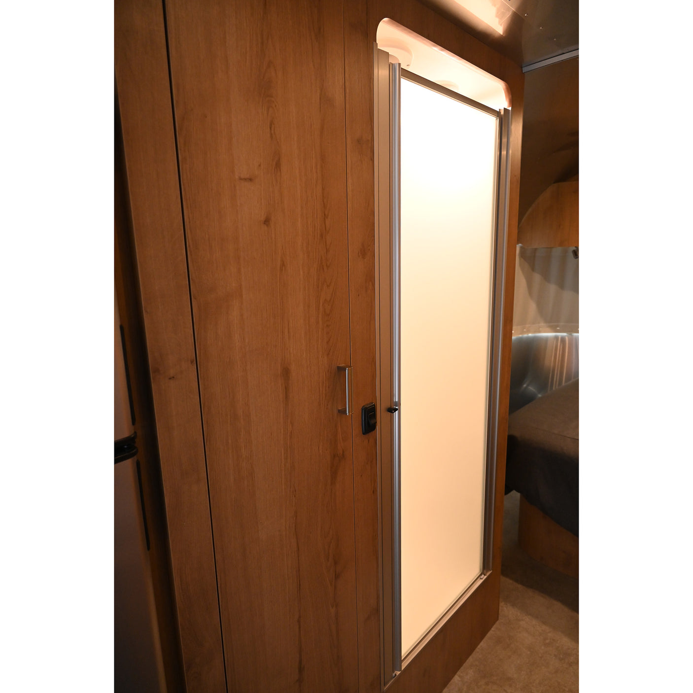 2025 Preowned Airstream M-25FB Queen Trade Wind RV- Never Used