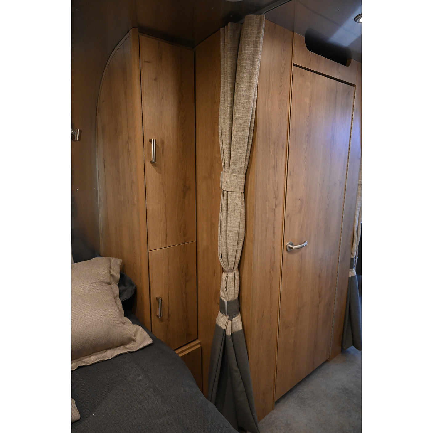 2025 Preowned Airstream M-25FB Queen Trade Wind RV- Never Used