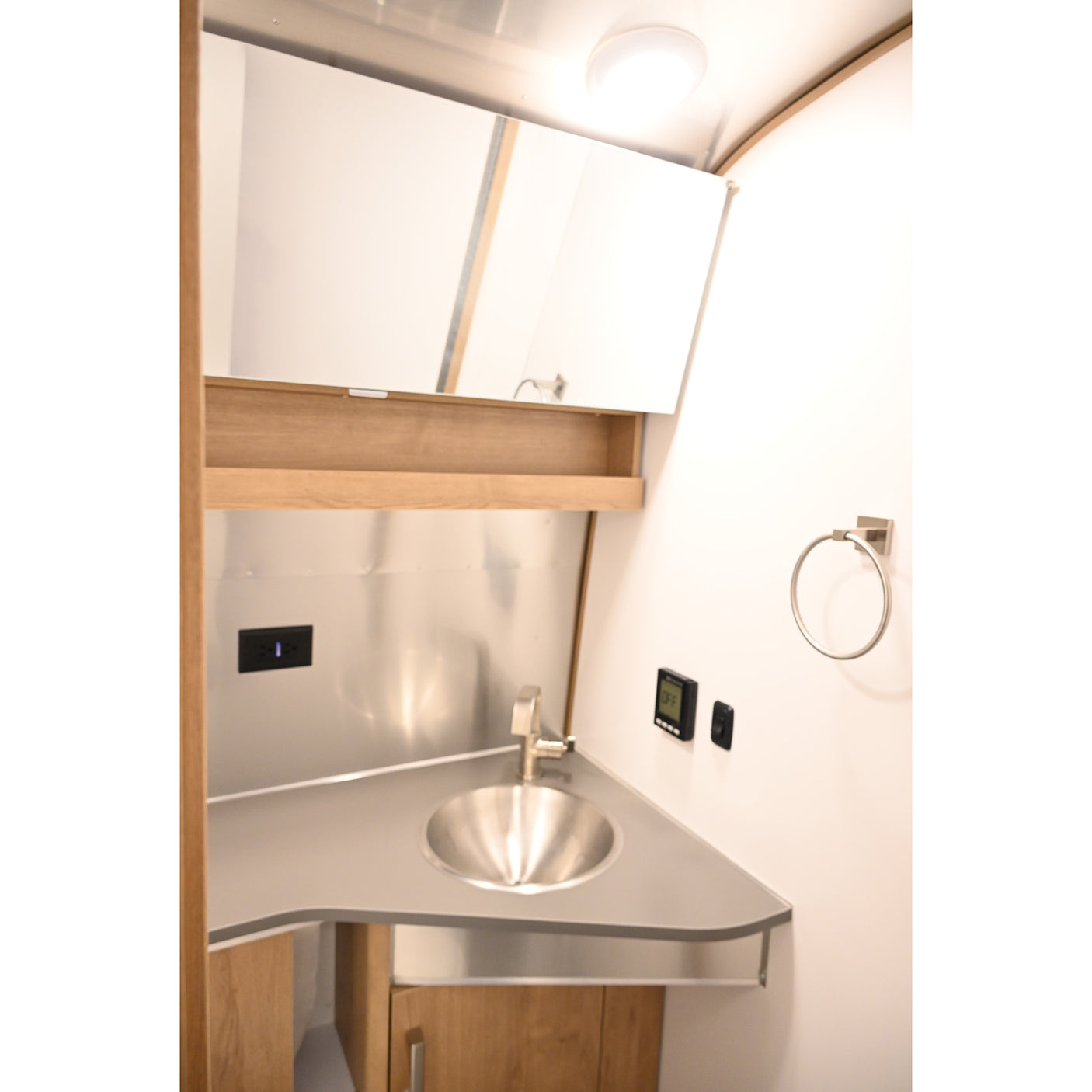 2025 Preowned Airstream M-25FB Queen Trade Wind RV- Never Used