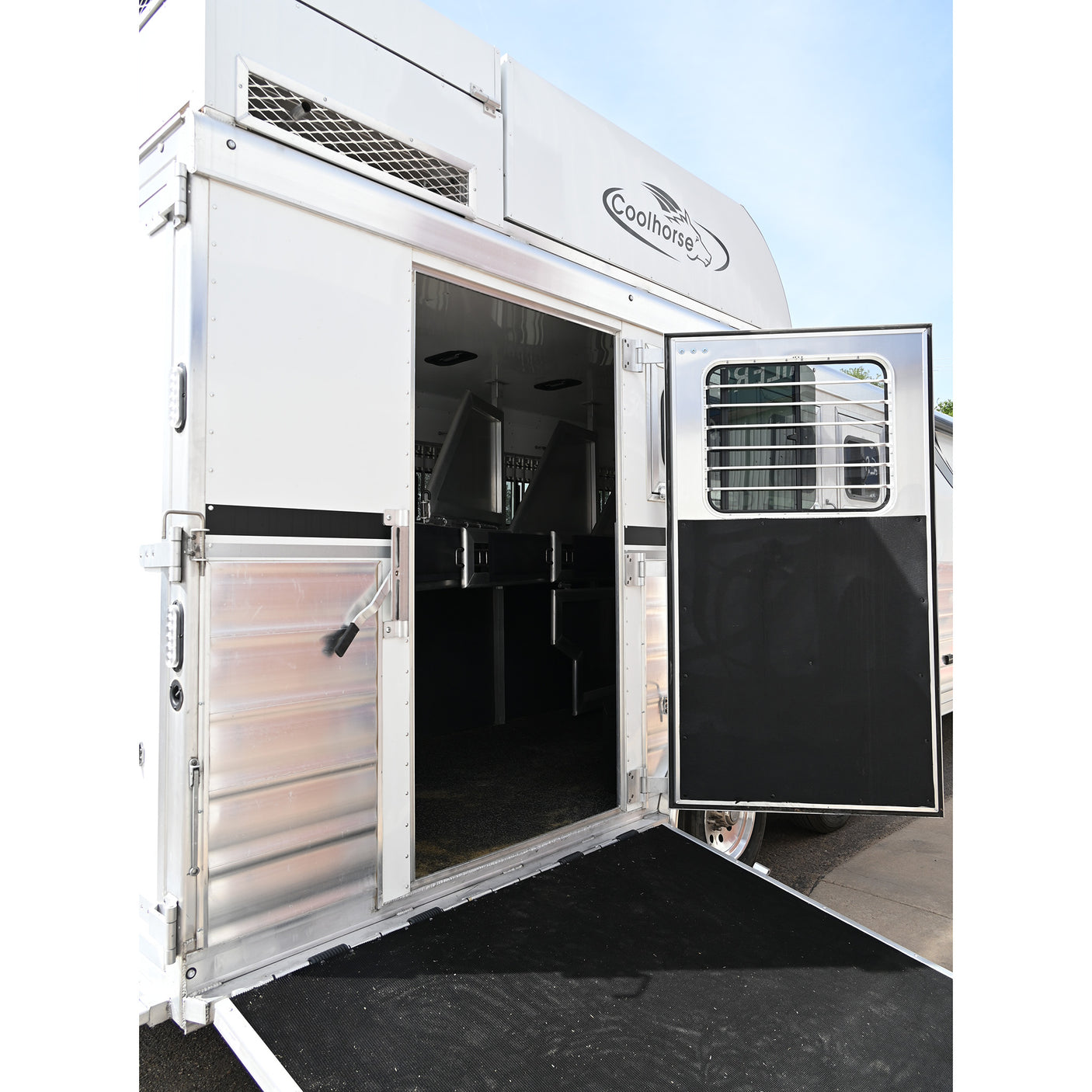 2026 Lakota Charger 4 Horse 15' LQ, Slide, Side Load, Spread Axles, Deluxe Tack Package