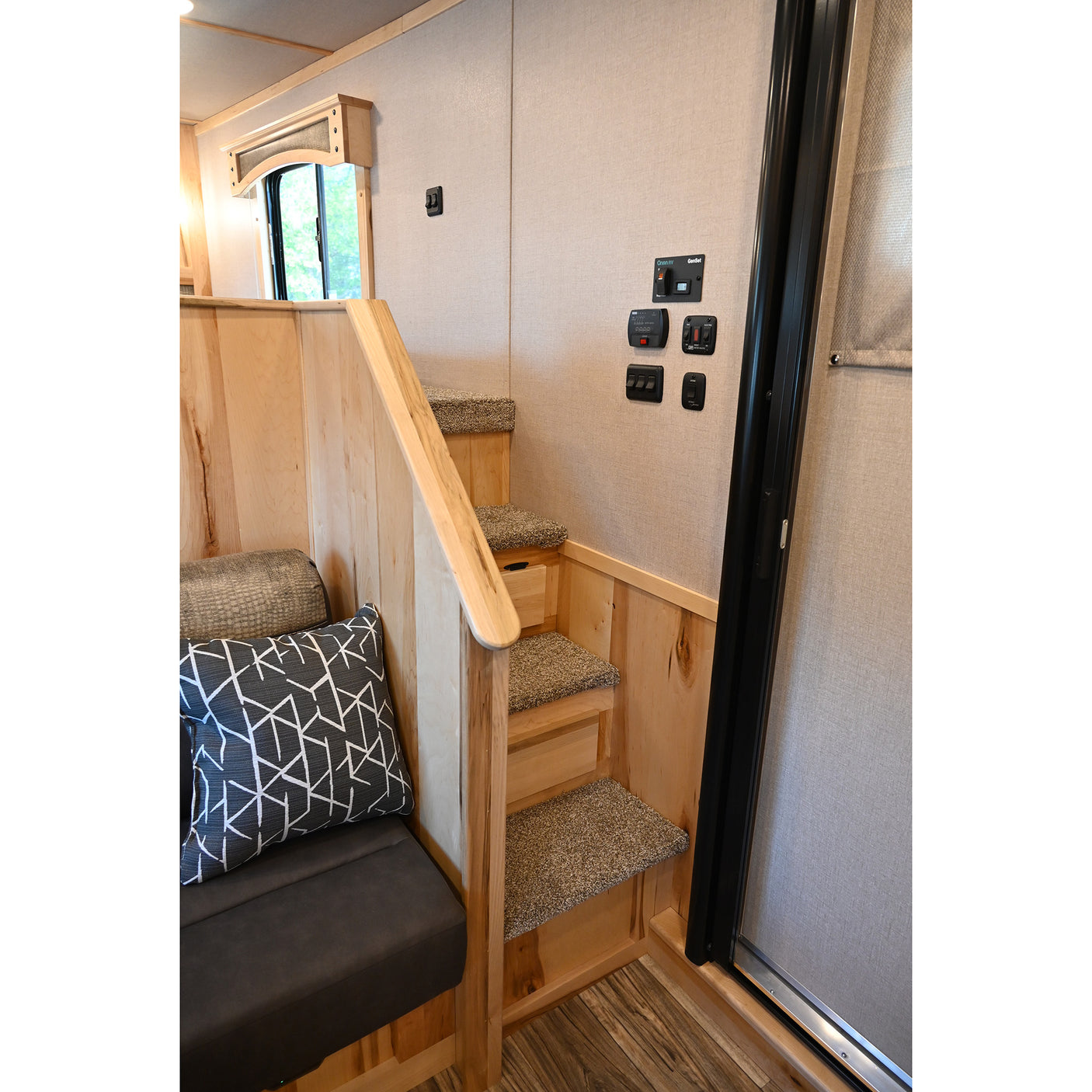 2026 Lakota Charger 3 Horse 11' LQ Non Slide, 8' Wide Horse Trailer