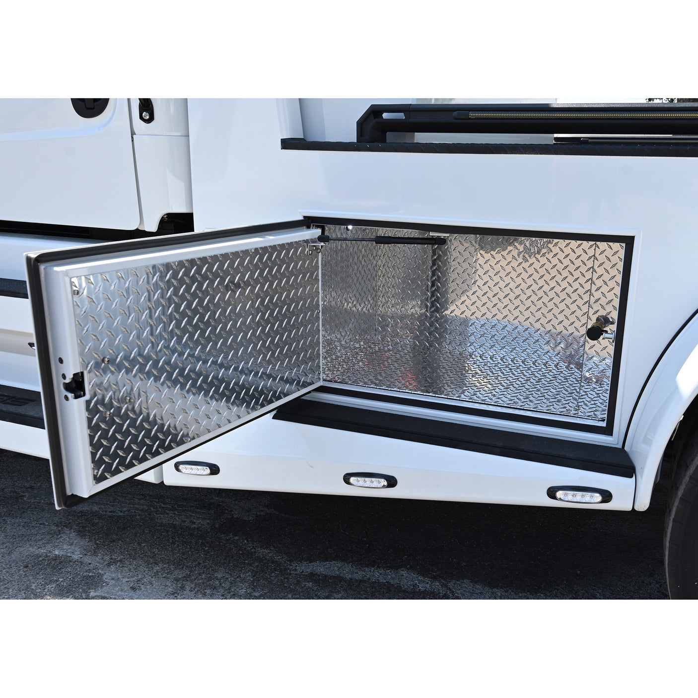 2026 Sportchassis LH7 Freightliner M2 Plus Luxury Crew Cab Hauler Truck