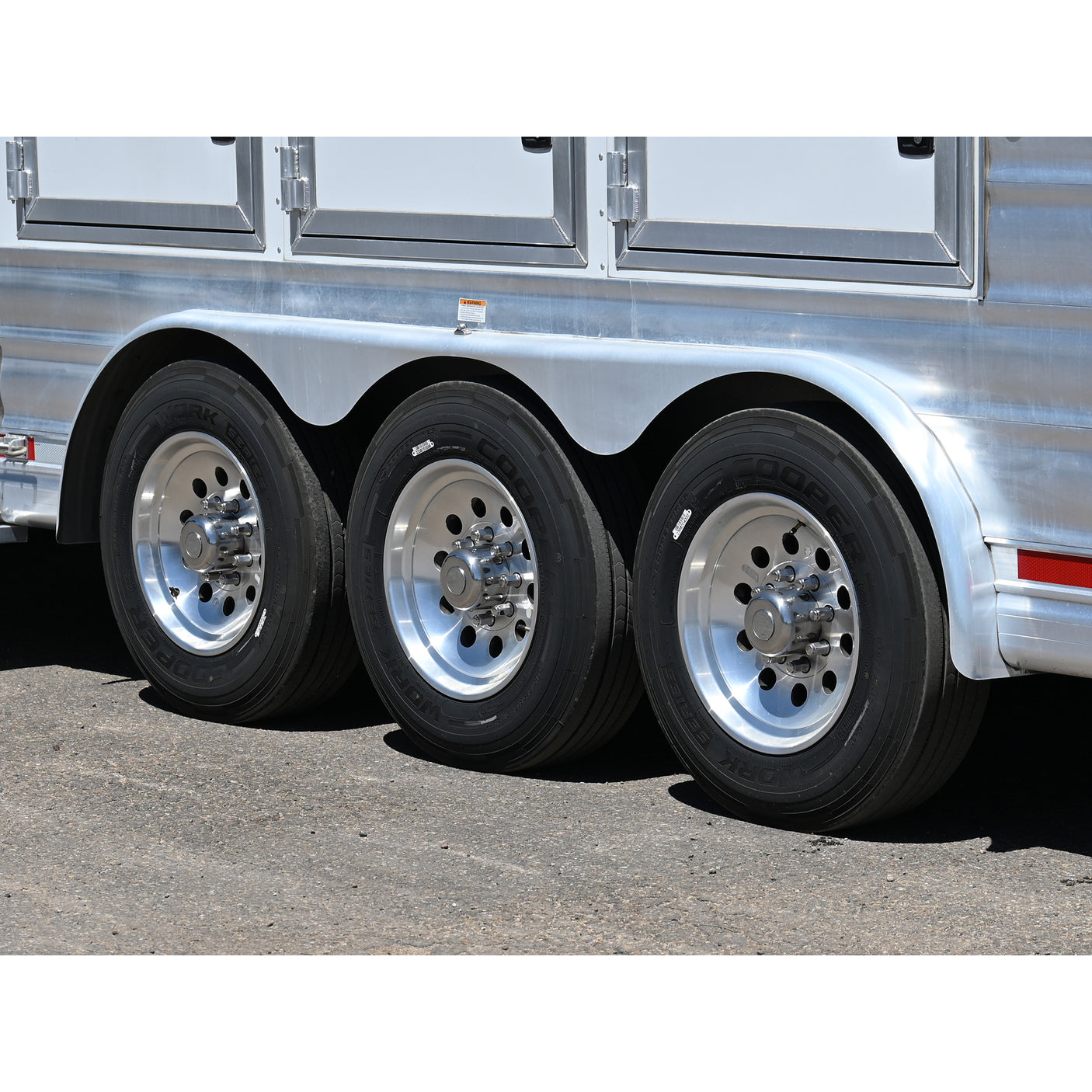2023 Lakota Bighorn 4 Horse Trailer, Side Load 17' LQ Model BH8417T