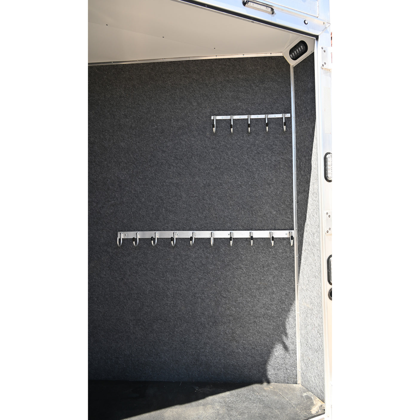 2023 Lakota Bighorn 4 Horse Trailer, Side Load 17' LQ Model BH8417T