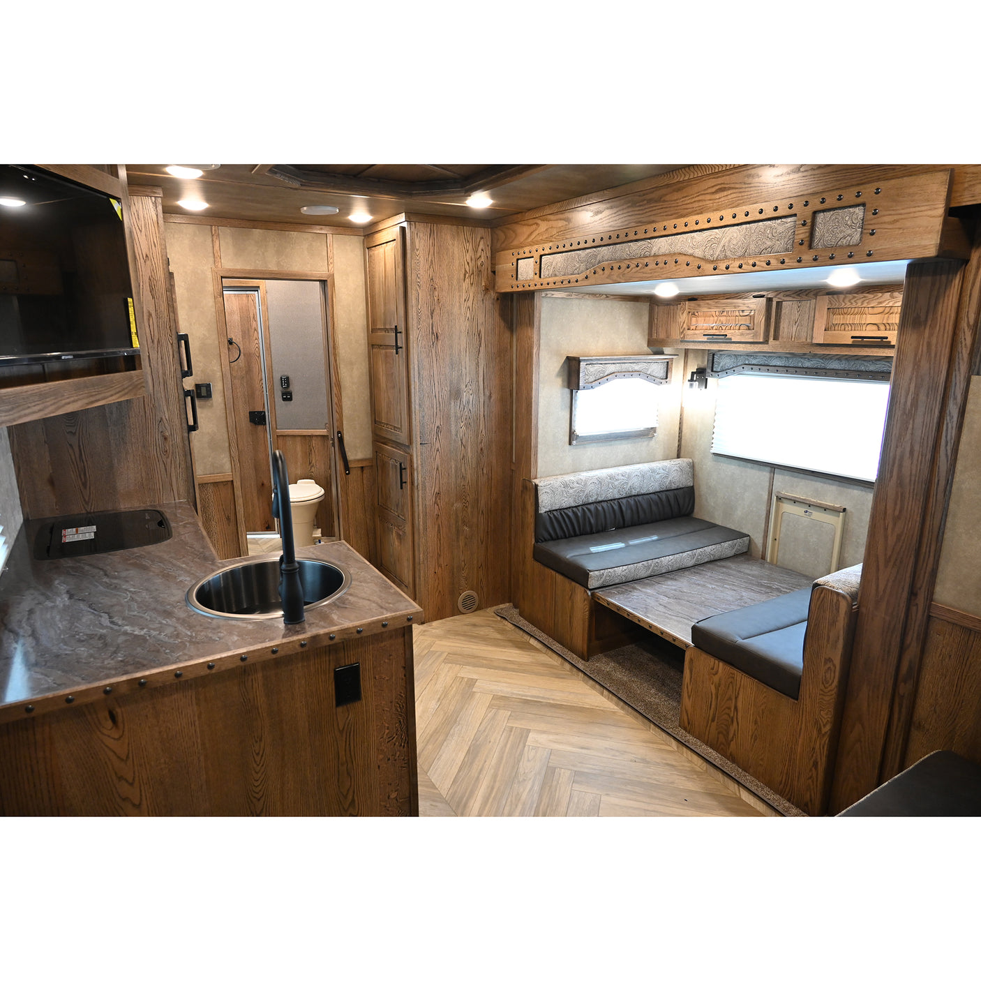2027 Lakota Infinity 4 Horse 16' LQ, Spread 10K Axles, Super Tack, Side Load