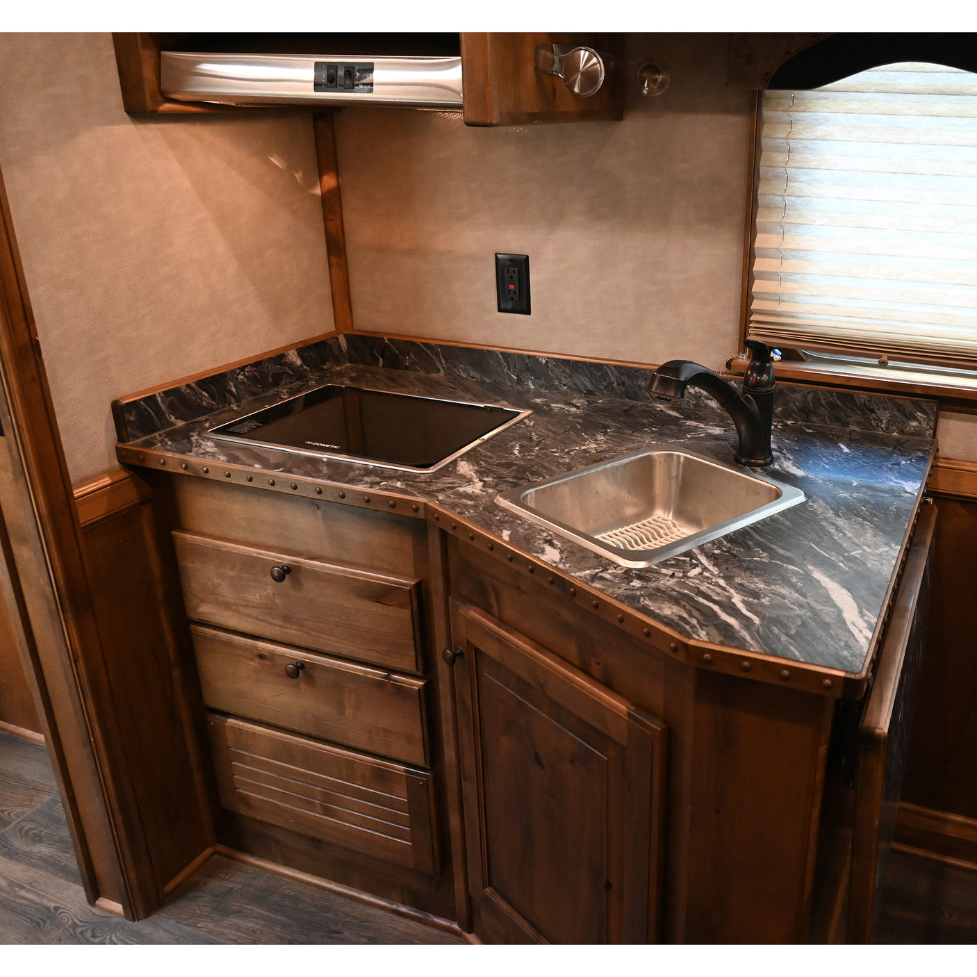 2020 Platinum 3 Horse Trailer with 10'8" Outback Customs Living Quarter