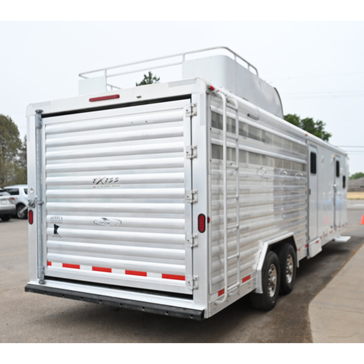 2013 Exiss Stock Combo 11' LQ, Midtack Horse Trailer