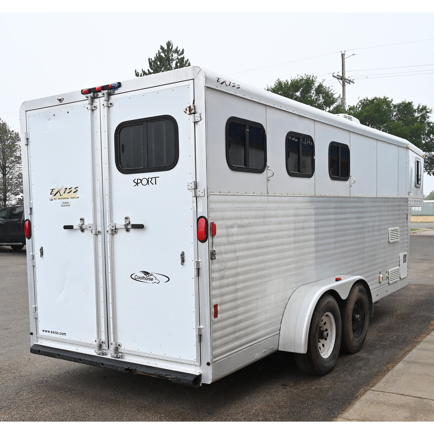 2006 Exiss 3 Horse Trailer with 4' Weekend Package LQ