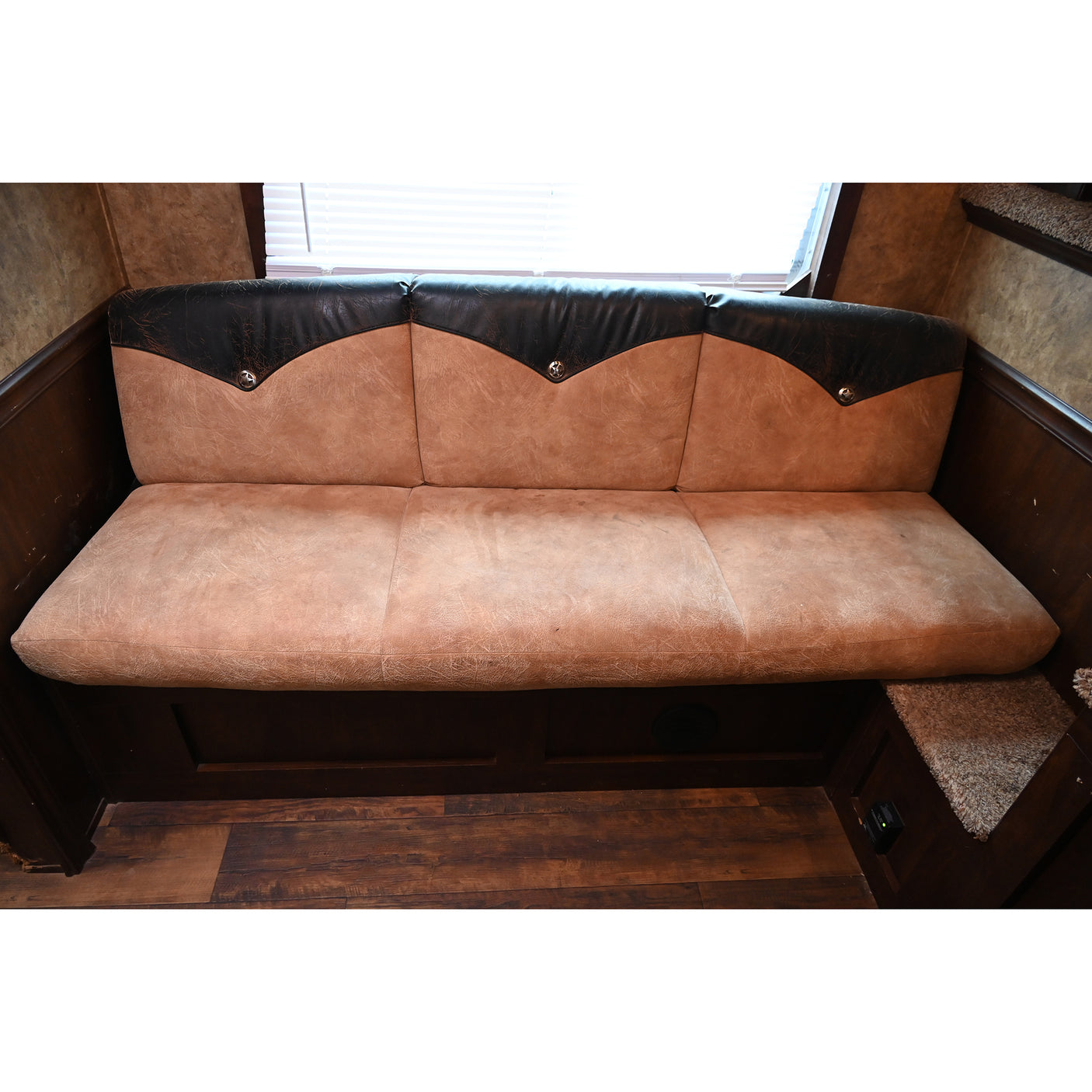 2015 Exiss Stock Combo 8' Living Quarter Horse Trailer