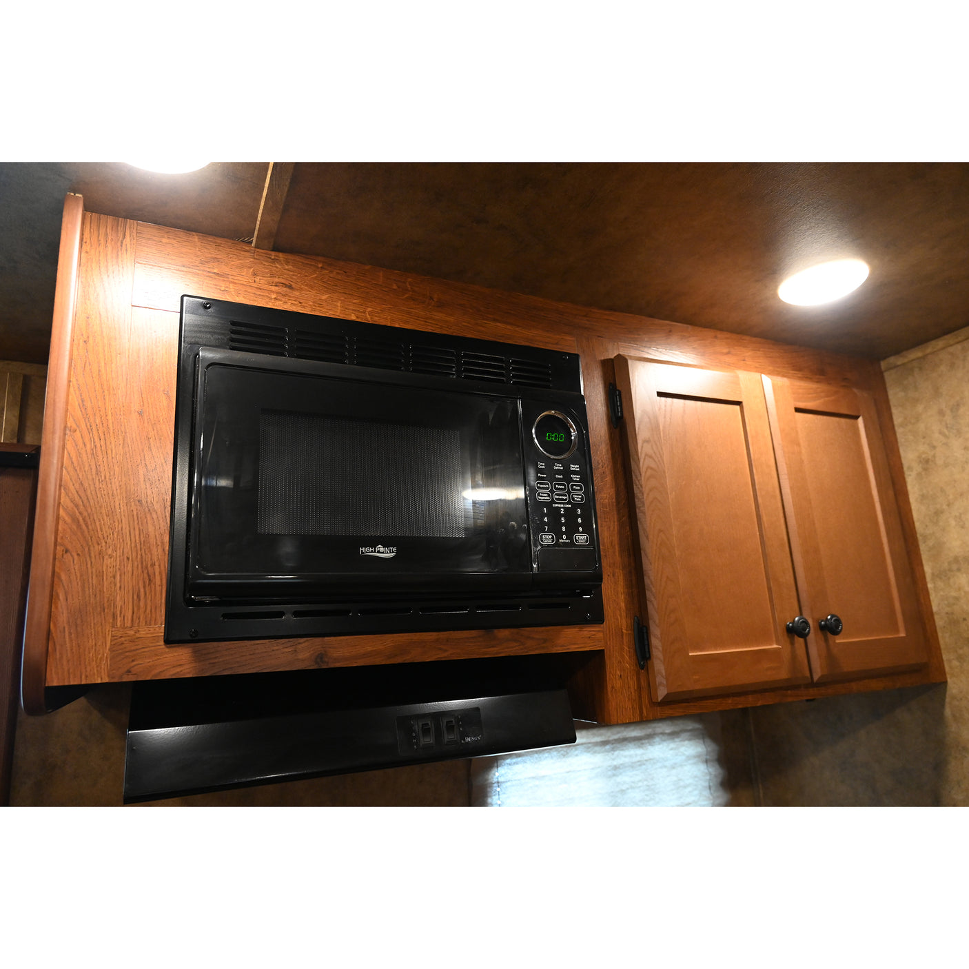 2020 Lakota Colt 3 Horse 11' LQ Model AC8311 Horse Trailer