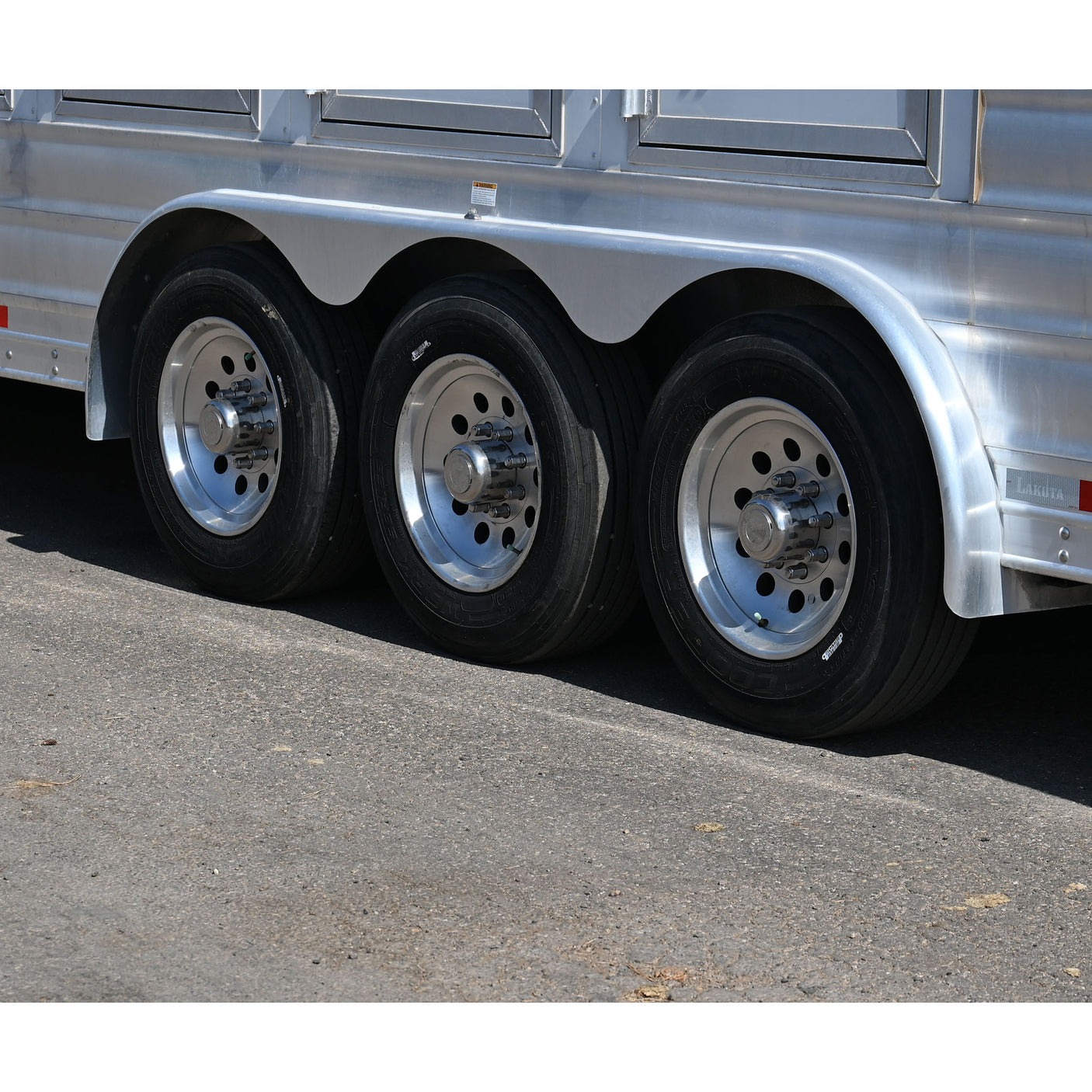2023 Lakota Charger 5 Horse Trailer with 13' Slide Out Model C8513SR