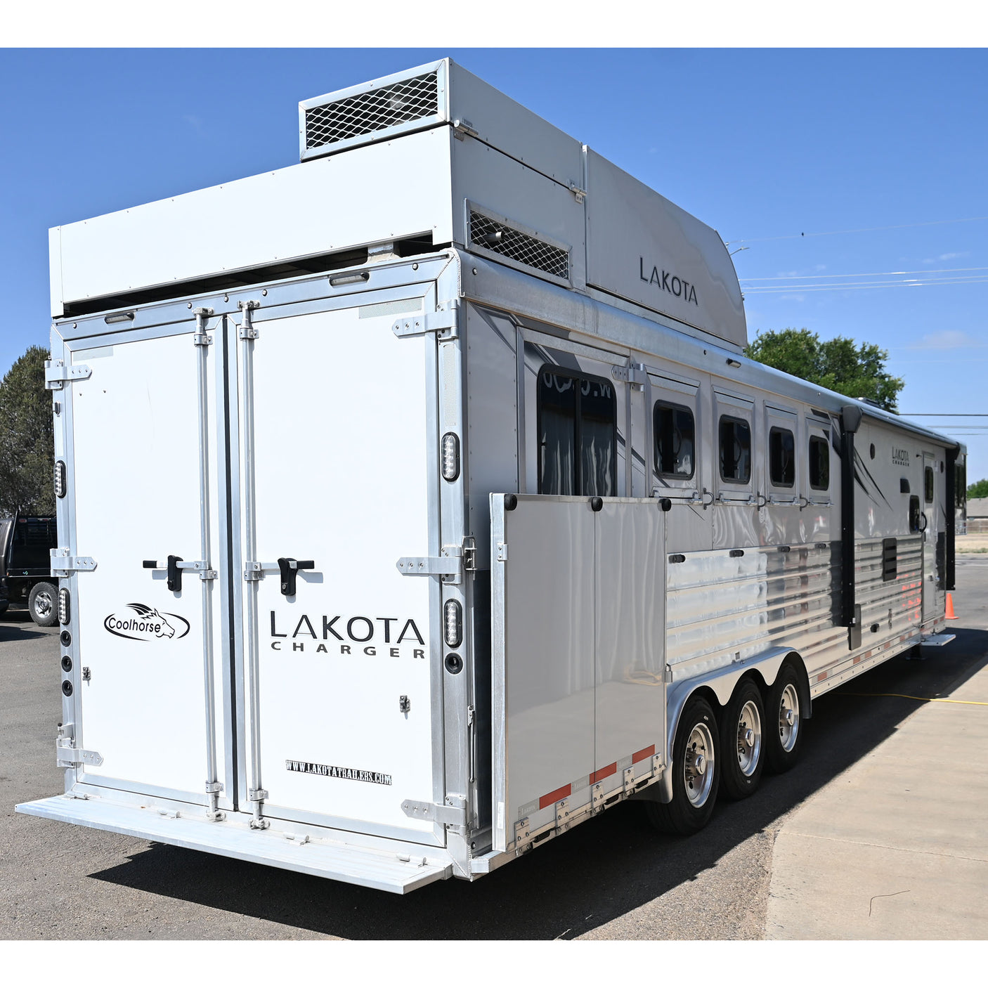 2023 Lakota Charger 5 Horse Trailer with 13' Slide Out Model C8513SR