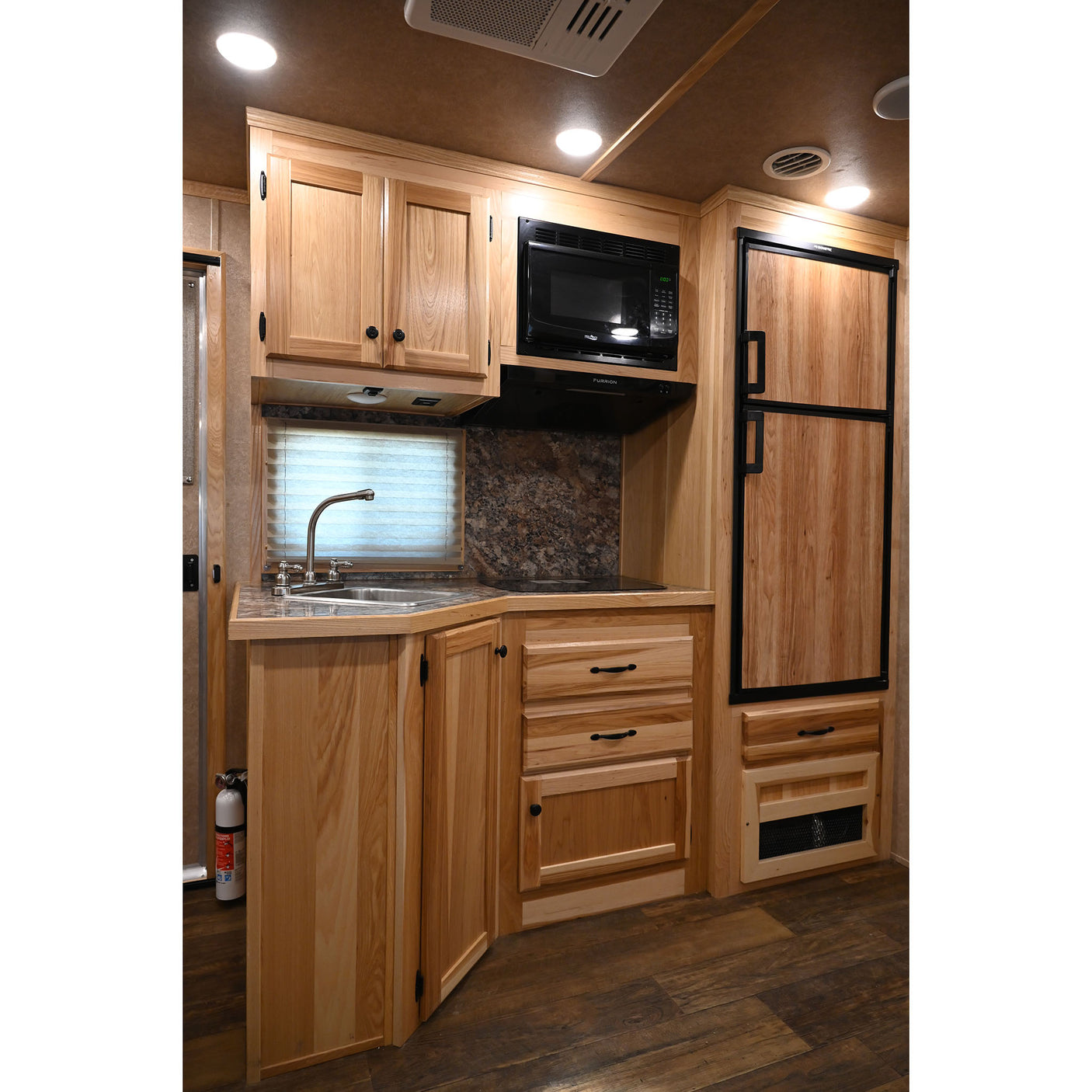 2023 Lakota Charger 5 Horse Trailer with 13' Slide Out Model C8513SR
