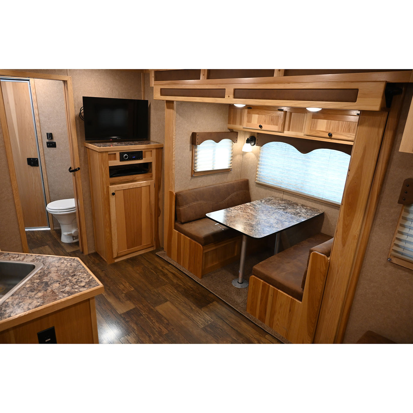 2023 Lakota Charger 5 Horse Trailer with 13' Slide Out Model C8513SR