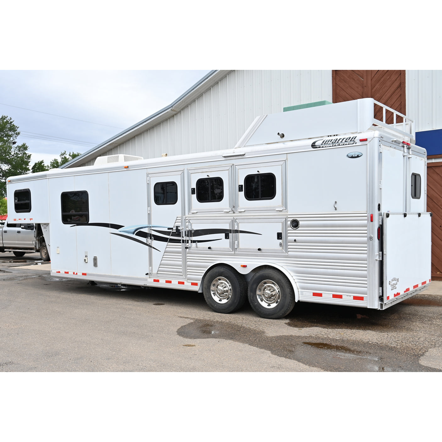 2012 Cimarron 3 Horse 10' Living Quarter Trailer