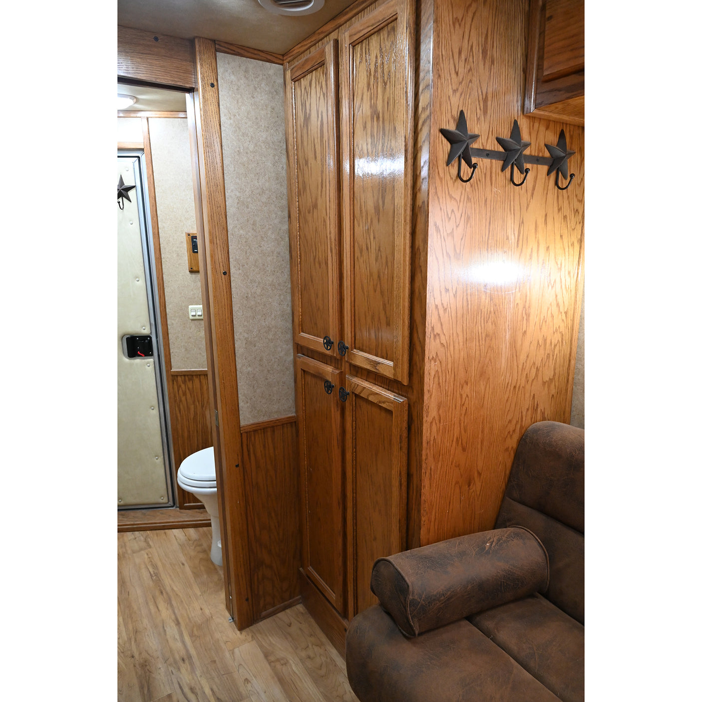2012 Cimarron 3 Horse 10' Living Quarter Trailer