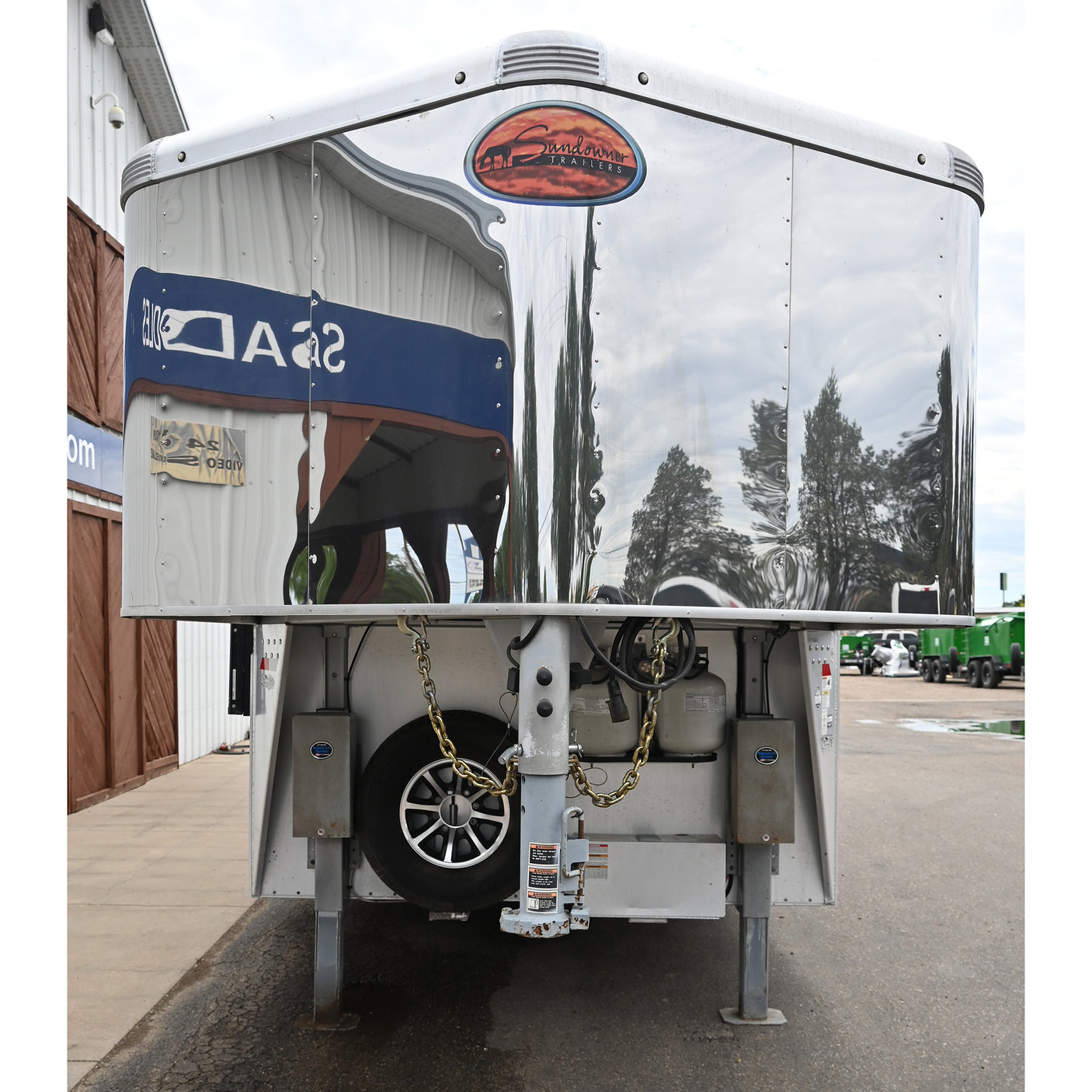 2018 Sundowner 4 Horse 11' Living Quarter, Slide Out, Horse Trailer