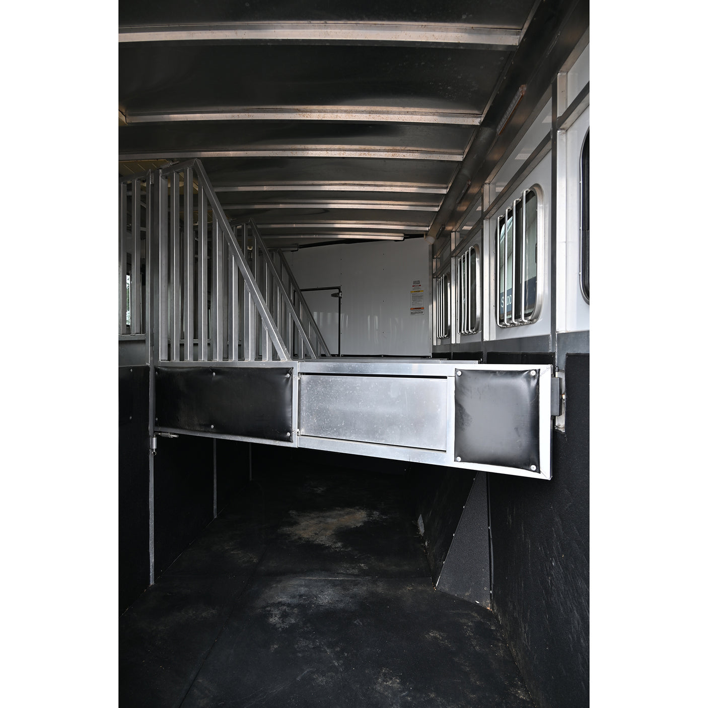 2018 Sundowner 4 Horse 11' Living Quarter, Slide Out, Horse Trailer