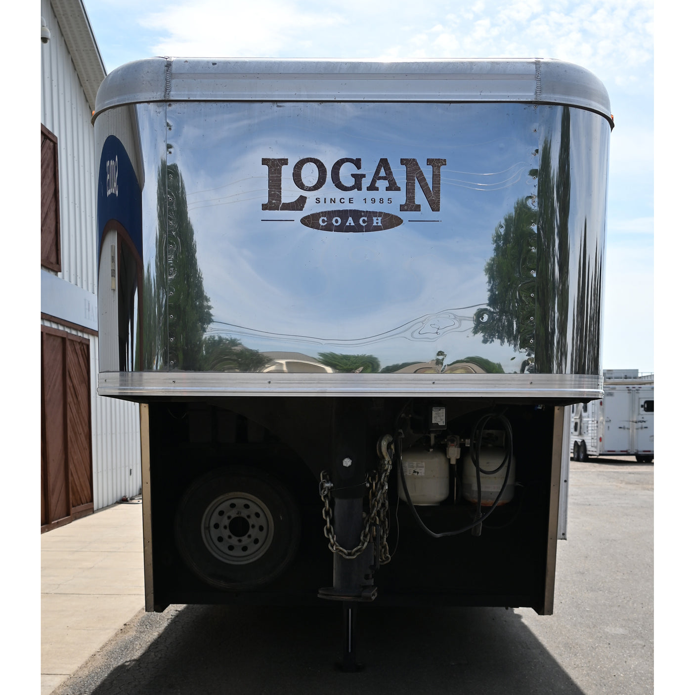 2015 Logan Coach 3 Horse Trailer with 16' LQ with Bunk Beds