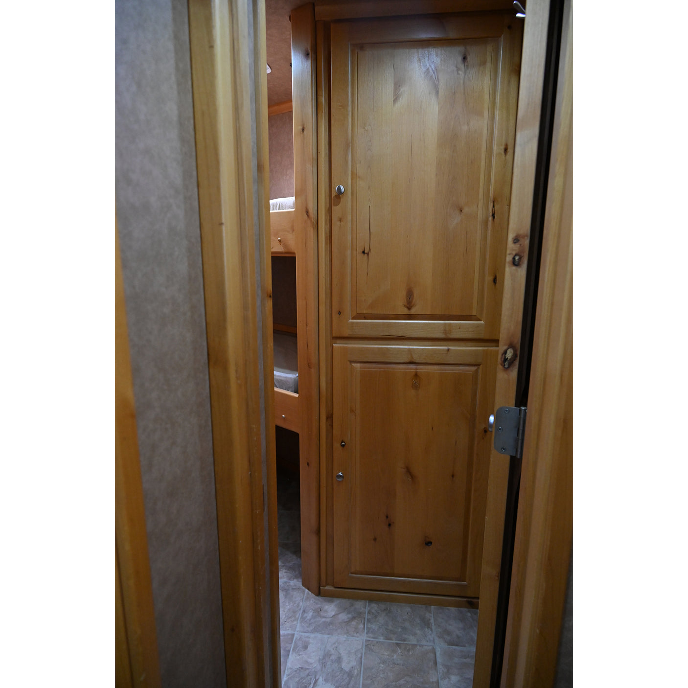 2015 Logan Coach 3 Horse Trailer with 16' LQ with Bunk Beds