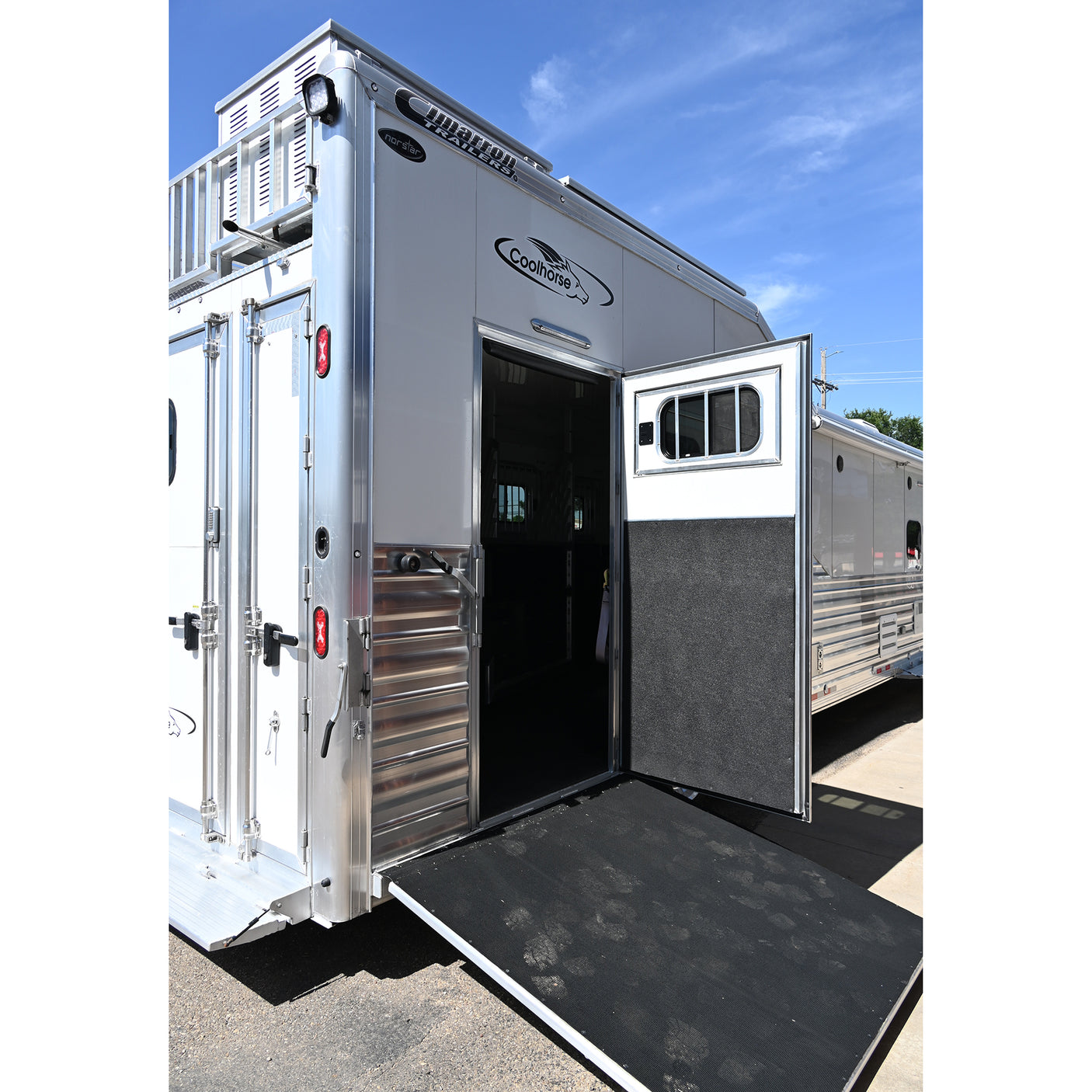 2026 Cimarron 3 Horse Trailer Side Load 15' Outlaw Living Quarter Air Ride