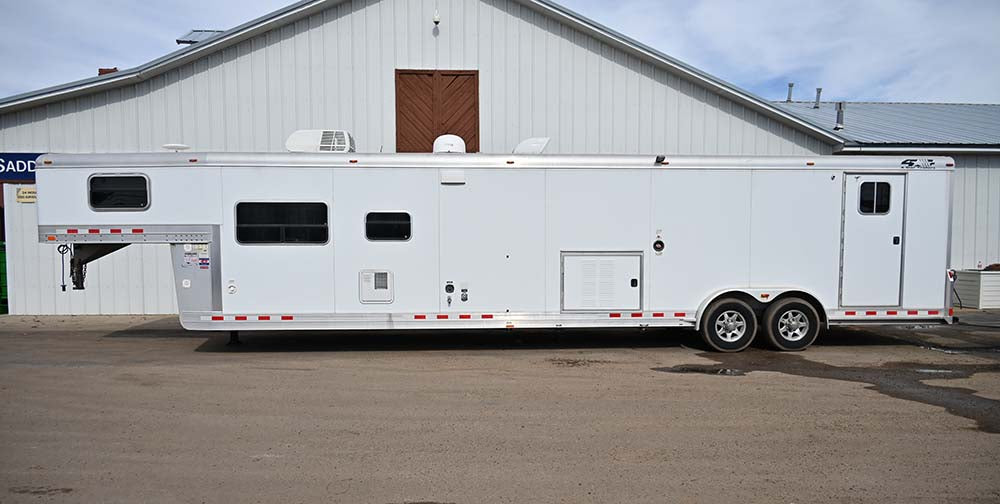 2015 4 Star 15' LQ, 17' Garage Toyhauler, Outlaw Conversion Trailer