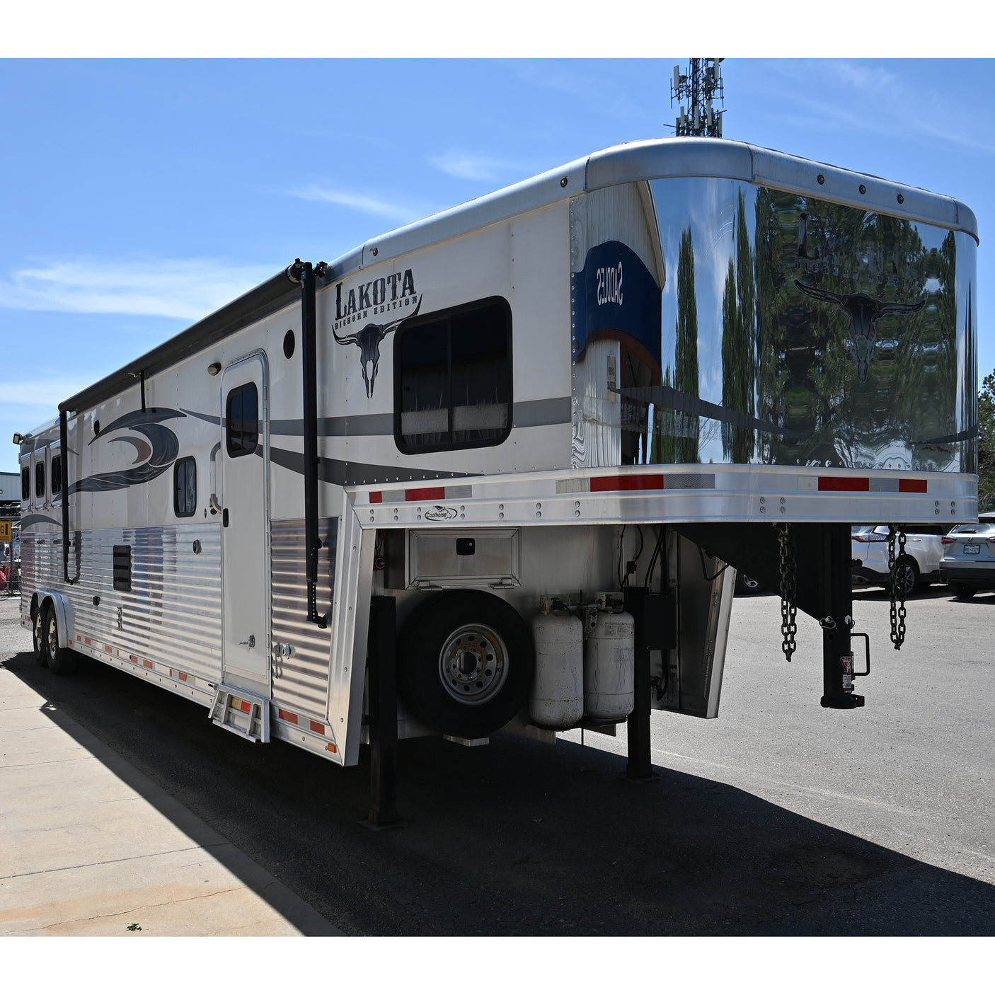 2016 Lakota BigHorn 3 Horse Trailer with 16' Living Quarter