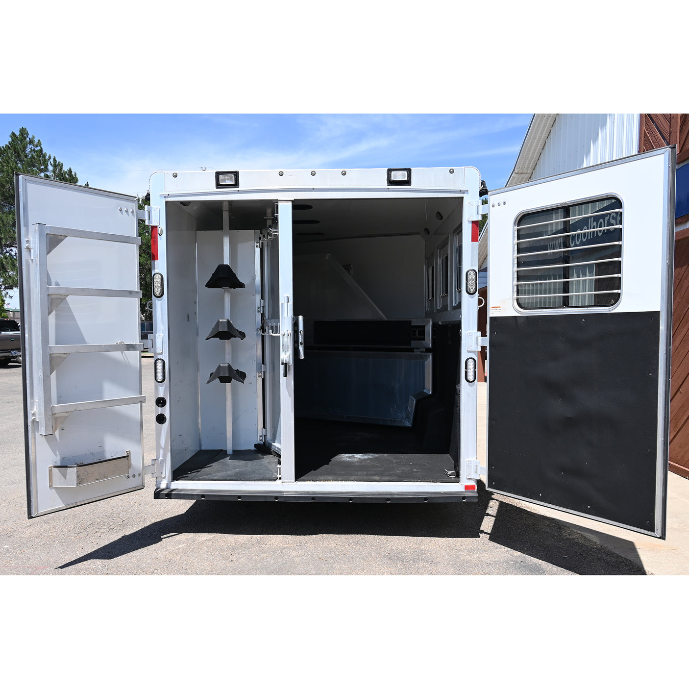 2016 Lakota BigHorn 3 Horse Trailer with 16' Living Quarter
