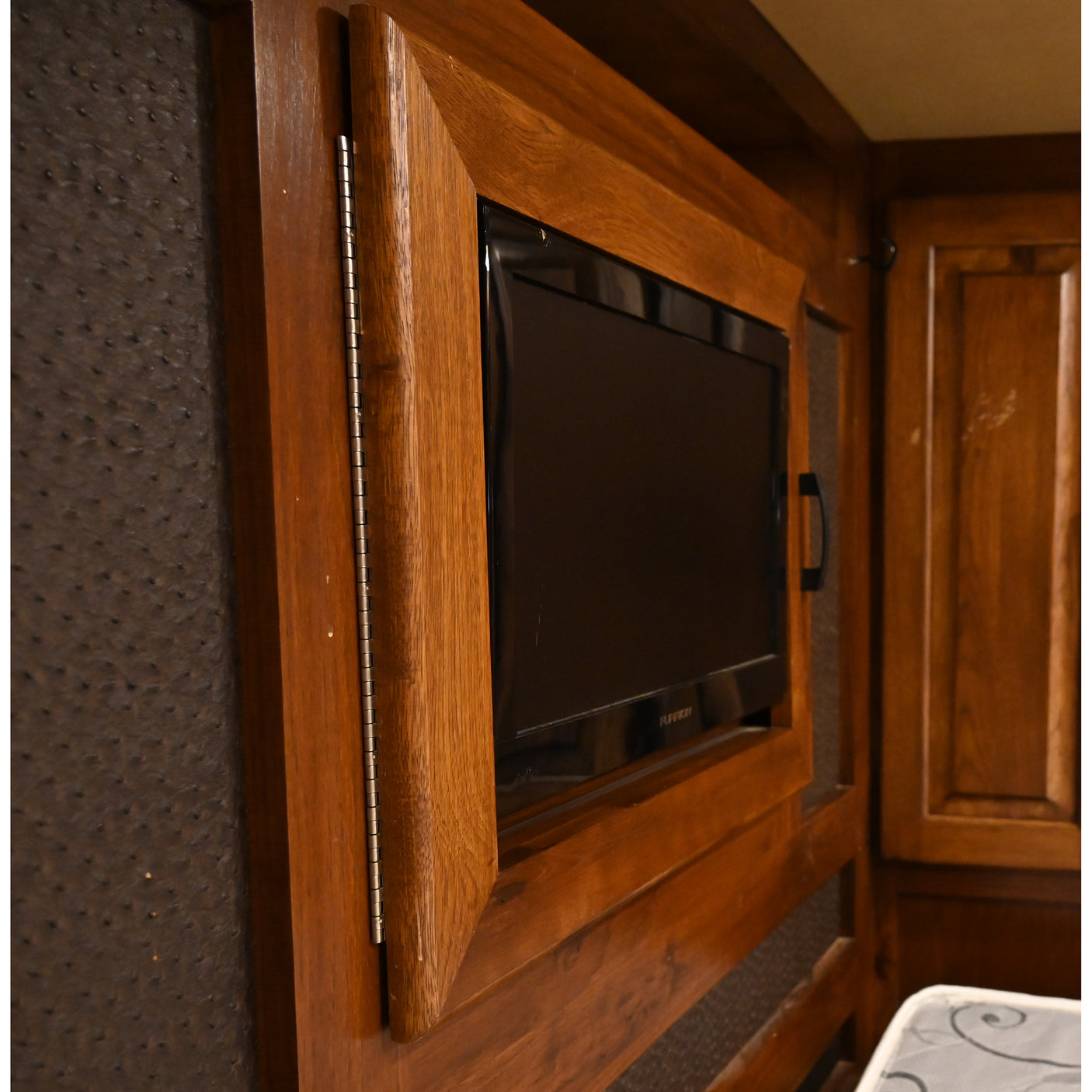 2016 Lakota BigHorn 3 Horse Trailer with 16' Living Quarter