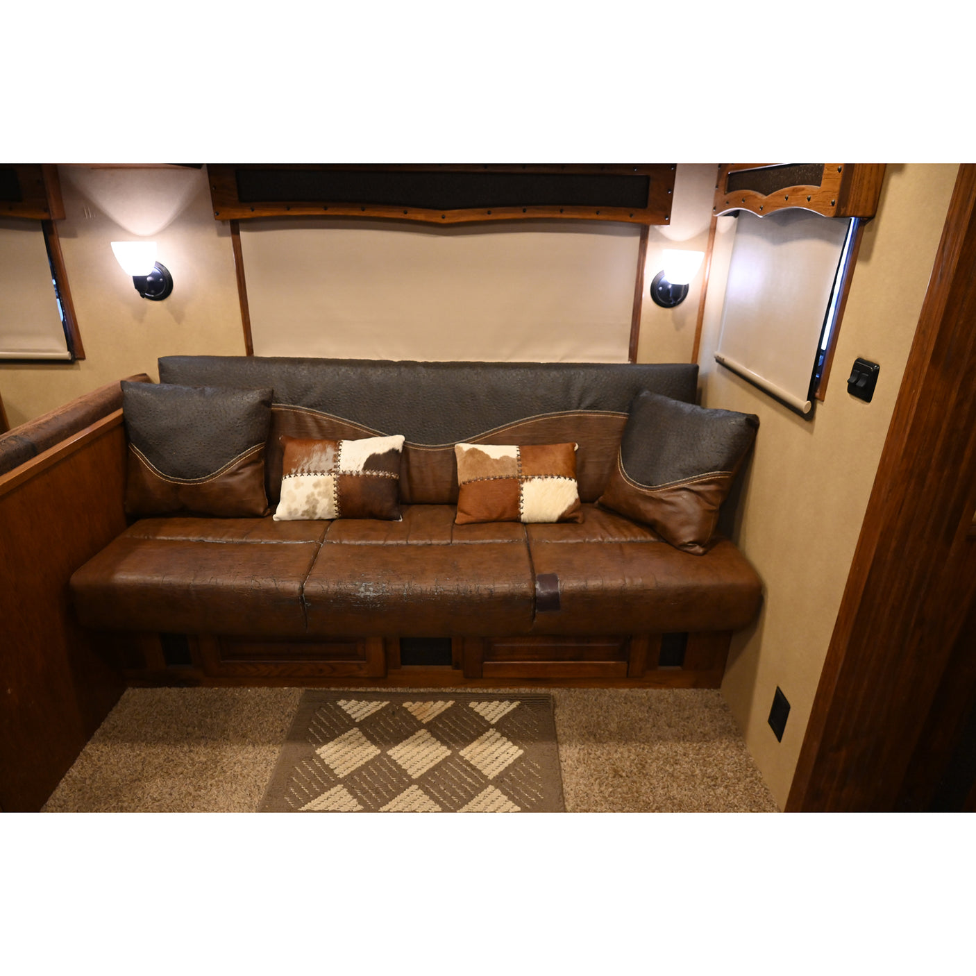 2016 Lakota BigHorn 3 Horse Trailer with 16' Living Quarter
