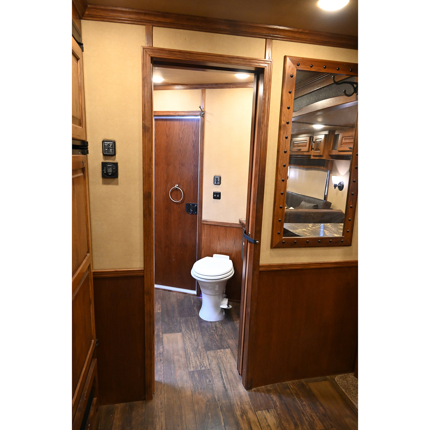 2016 Lakota BigHorn 3 Horse Trailer with 16' Living Quarter