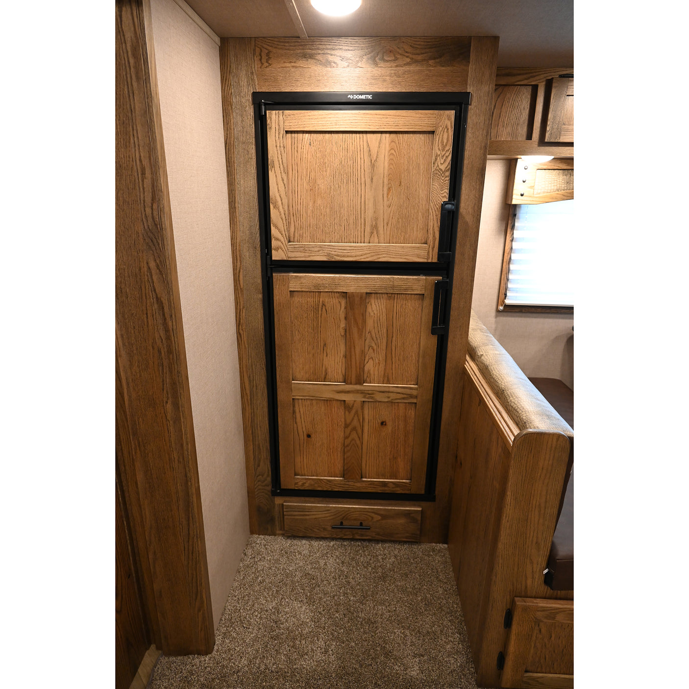 2027 Lakota Charger 4 Horse Trailer with 16' LQ, Side Load, Spread Axles, Super Rear Tack