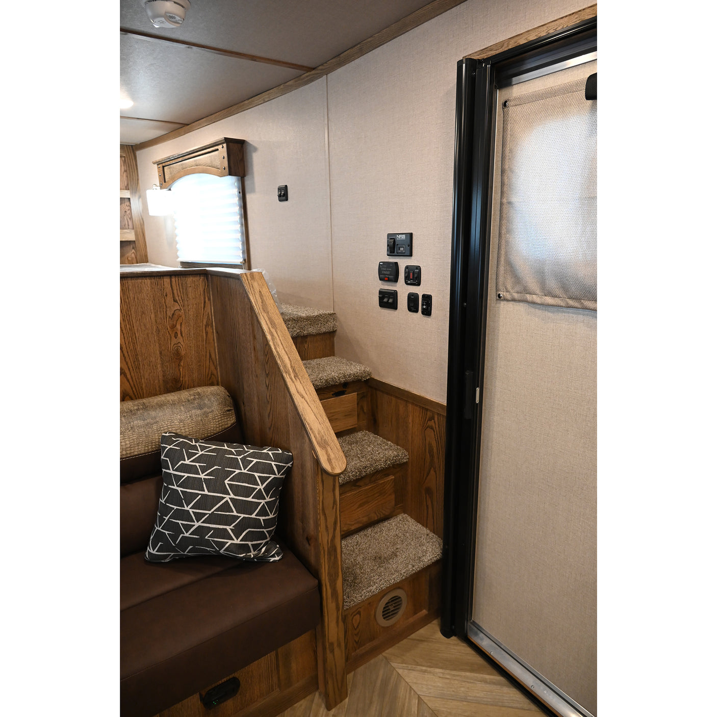 2027 Lakota Charger 4 Horse Trailer with 16' LQ, Side Load, Spread Axles, Super Rear Tack