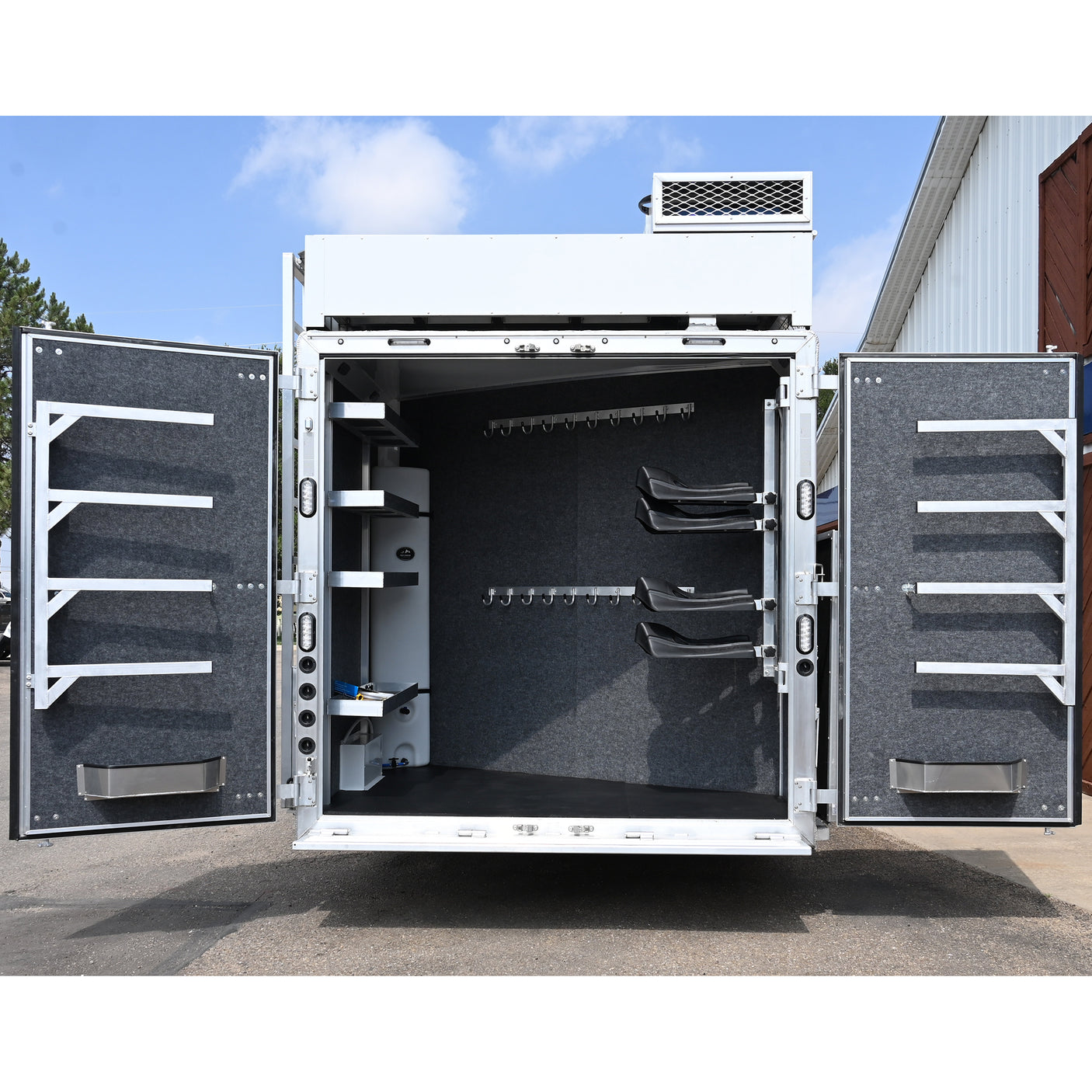 2027 Lakota Charger 4 Horse Trailer with 16' LQ, Side Load, Spread Axles, Super Rear Tack