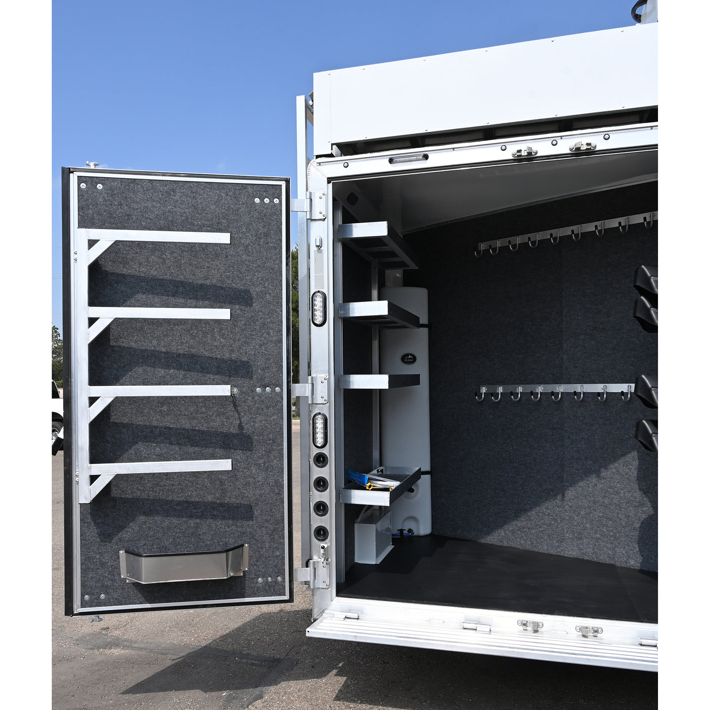 2027 Lakota Charger 4 Horse Trailer with 16' LQ, Side Load, Spread Axles, Super Rear Tack