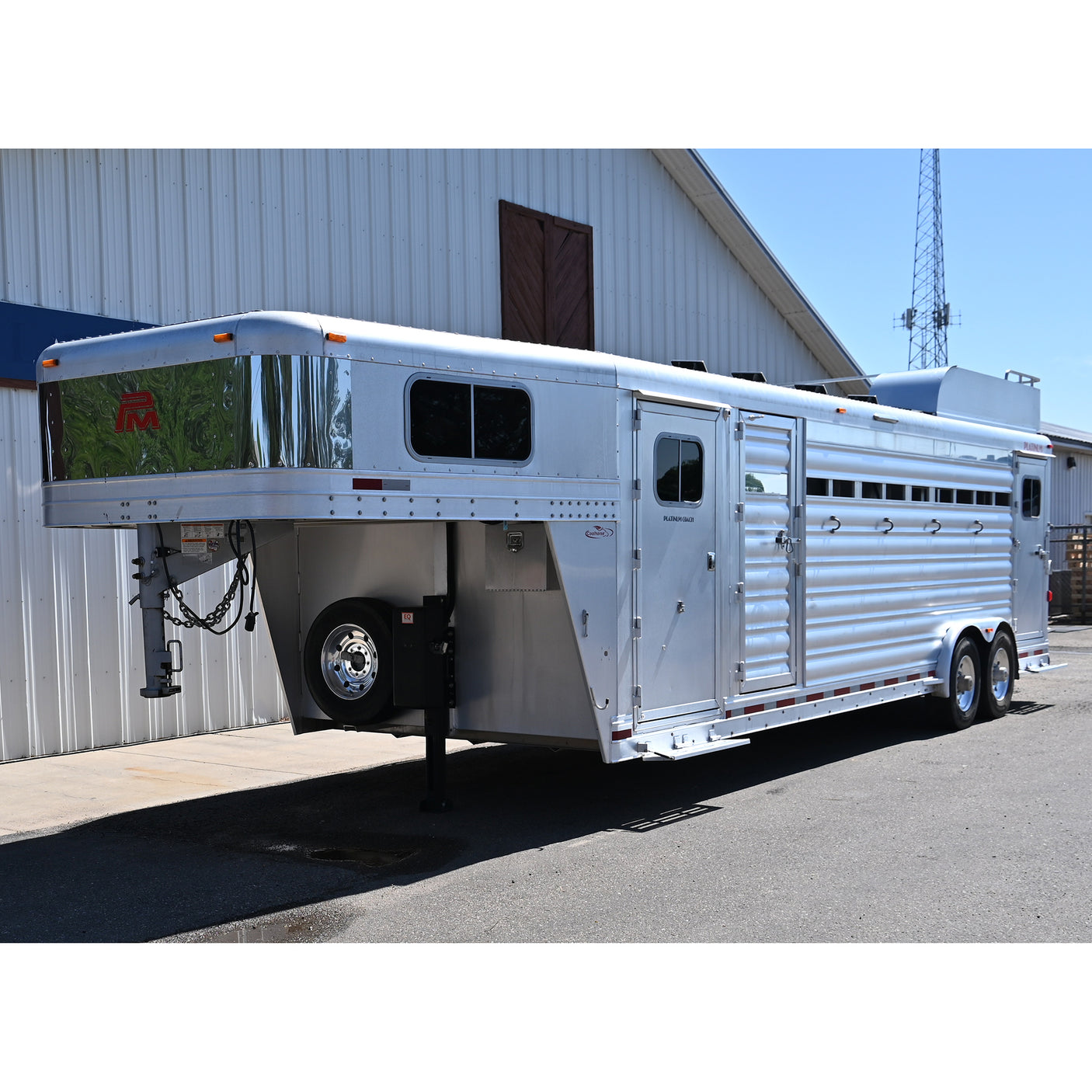 2022 Platinum Coach 6 Horse Trailer Stock Combo with Trainer's Tack