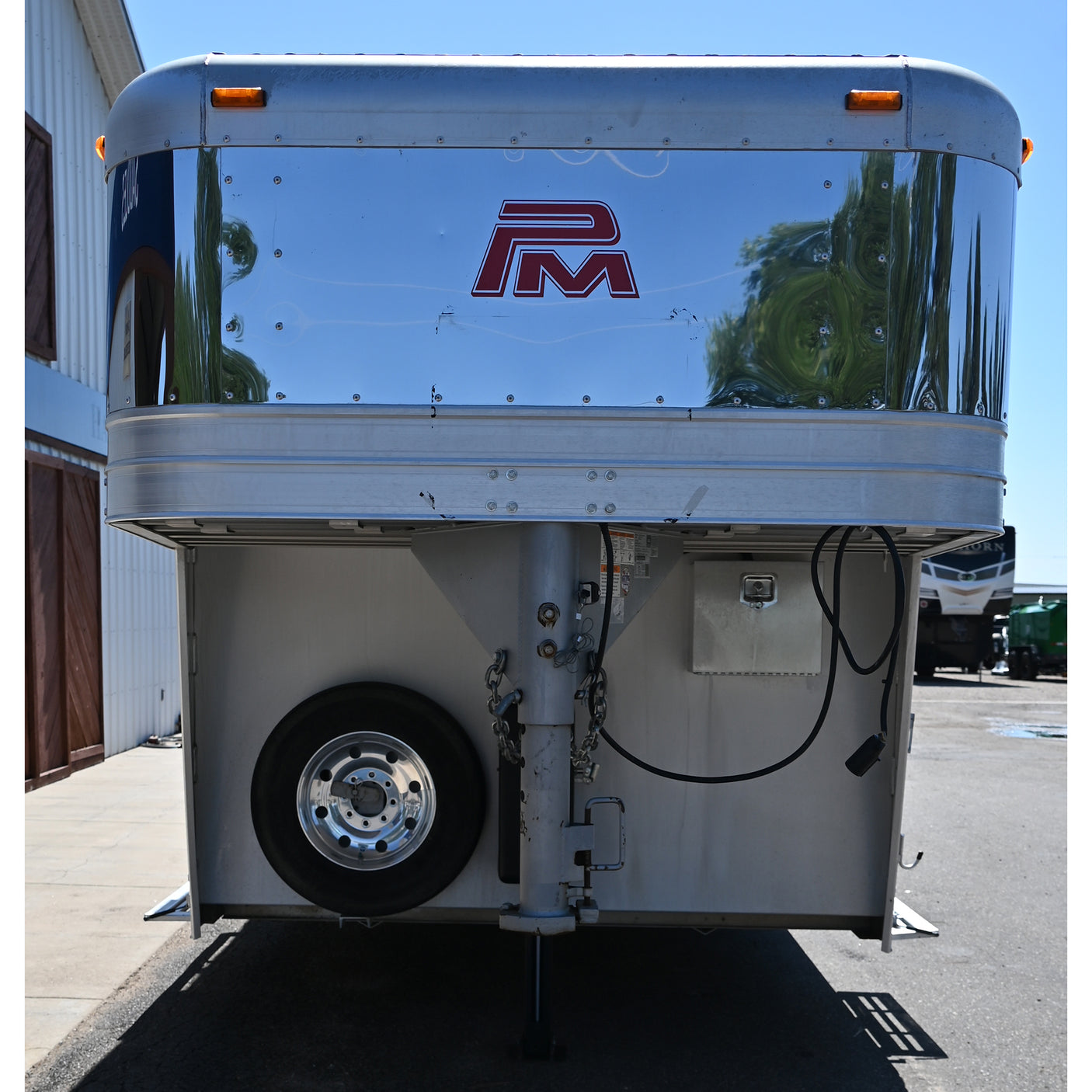 2022 Platinum Coach 6 Horse Trailer Stock Combo with Trainer's Tack