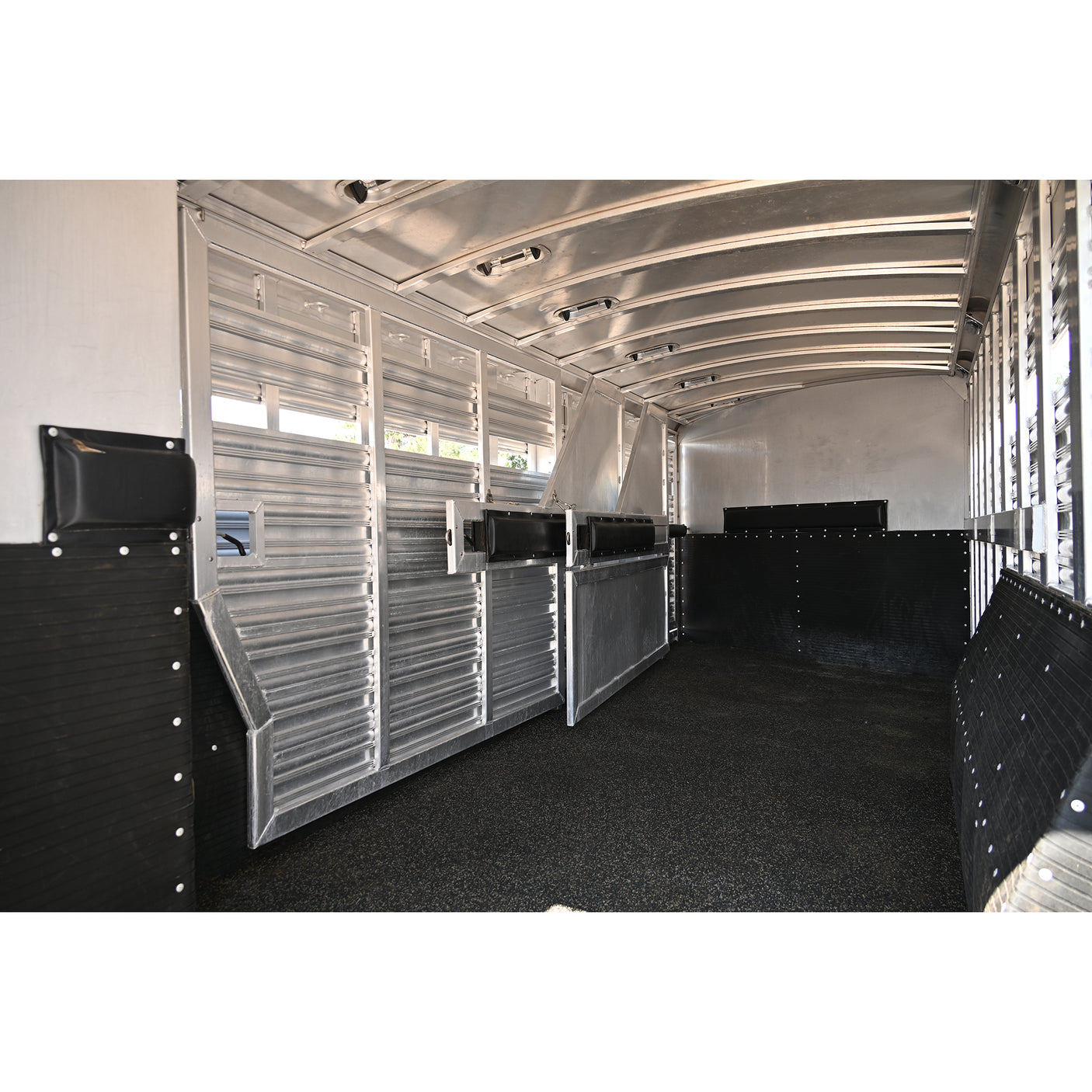 2022 Platinum Coach 6 Horse Trailer Stock Combo with Trainer's Tack