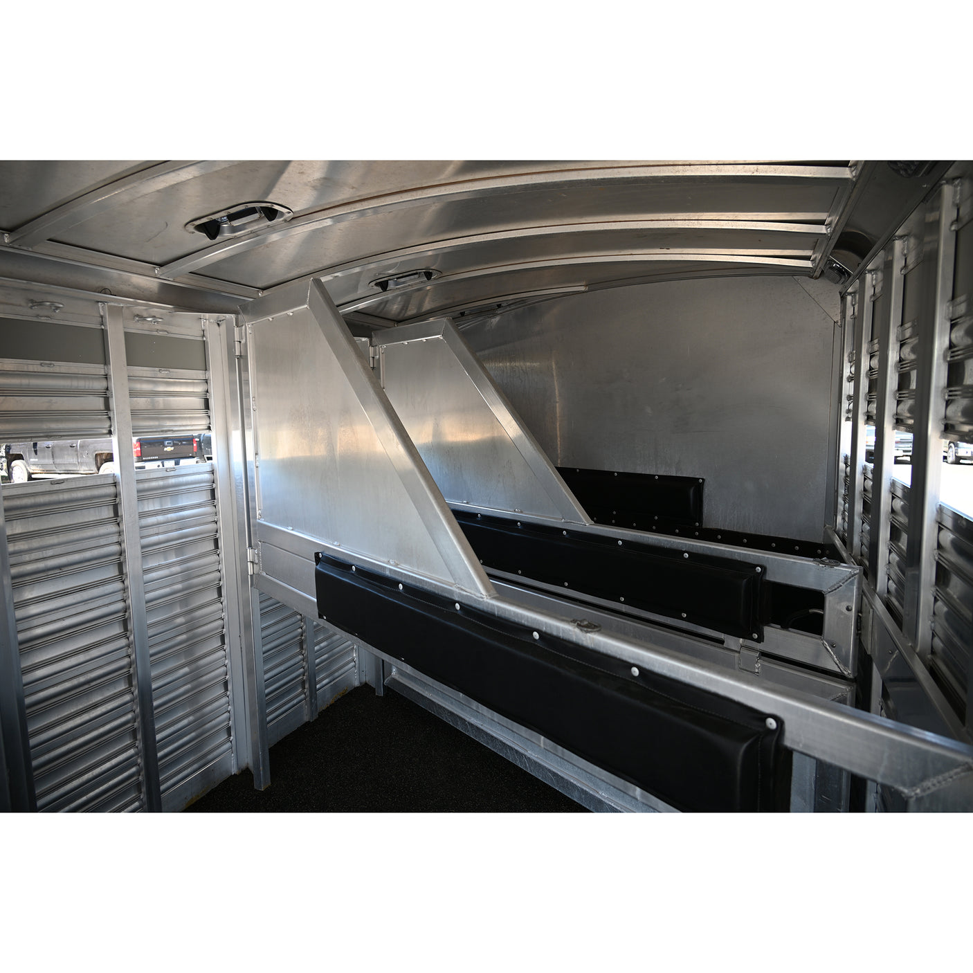 2022 Platinum Coach 6 Horse Trailer Stock Combo with Trainer's Tack
