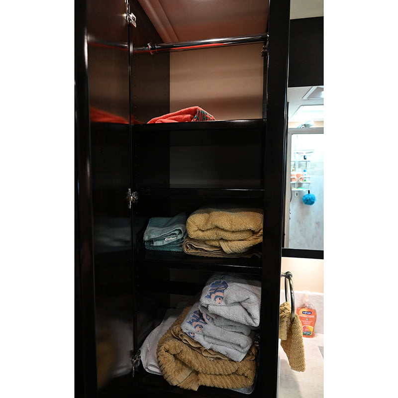 2019 Renegade XL 45' Coach Model X45QB on Freightliner Cascadia Chassis