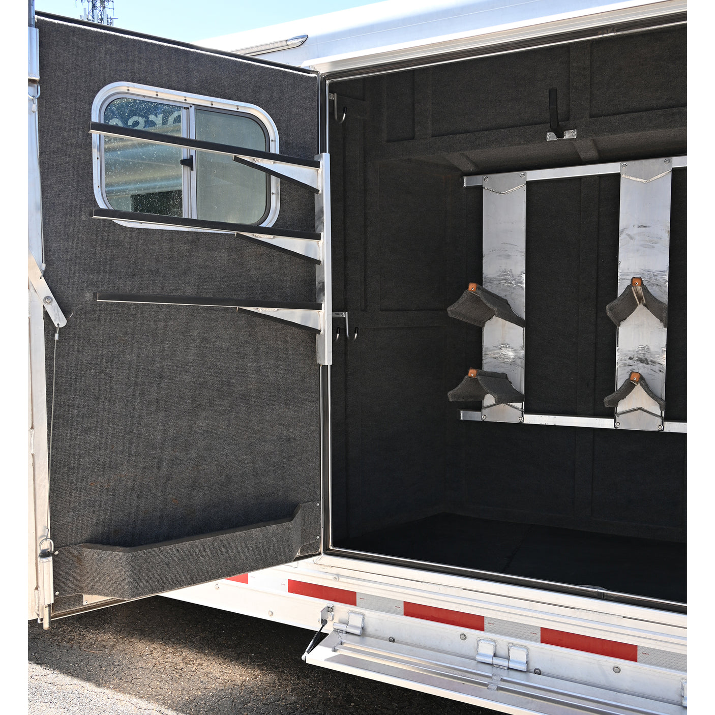 2022 Platinum Coach 6 Horse Trailer Stock Combo with Trainer's Tack