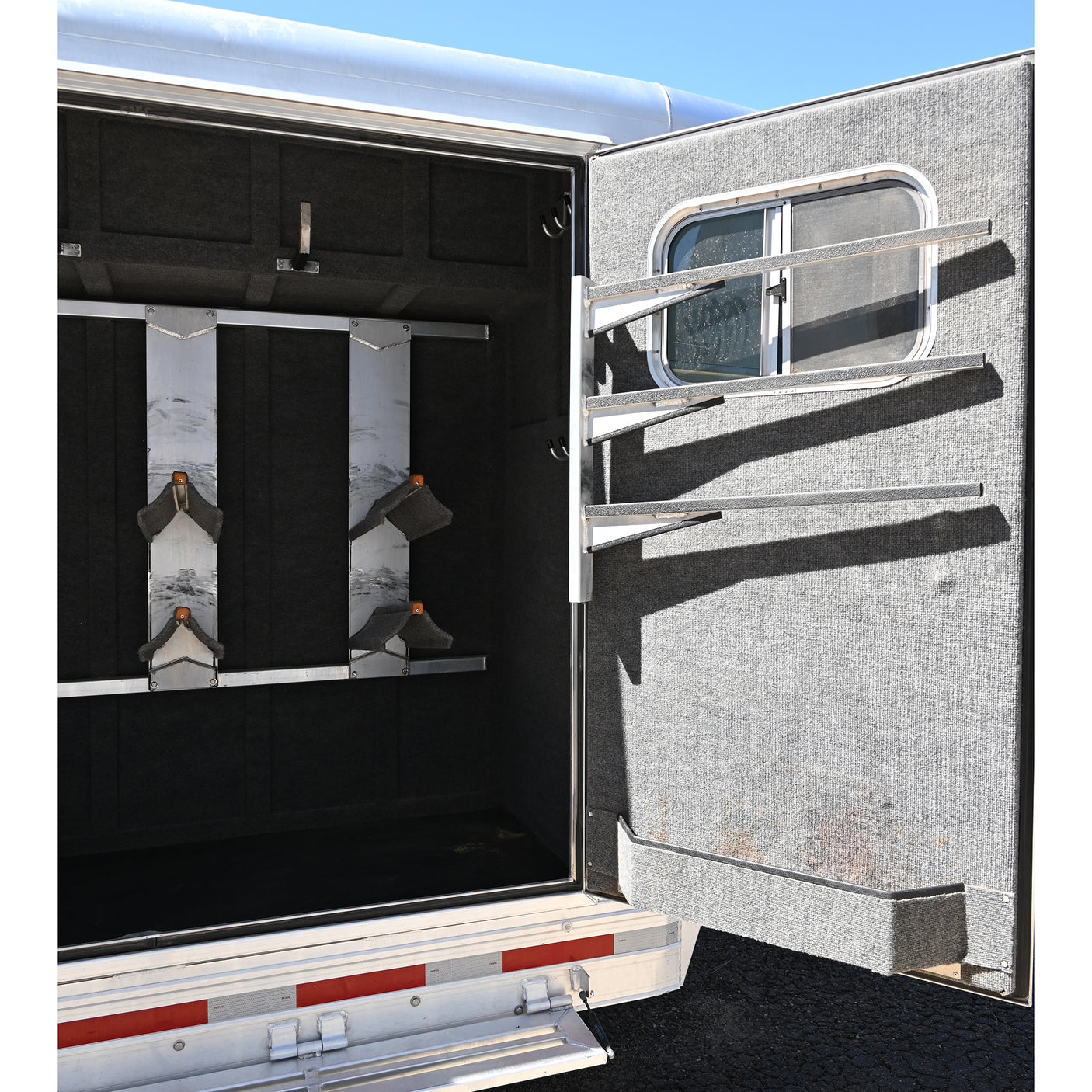 2022 Platinum Coach 6 Horse Trailer Stock Combo with Trainer's Tack
